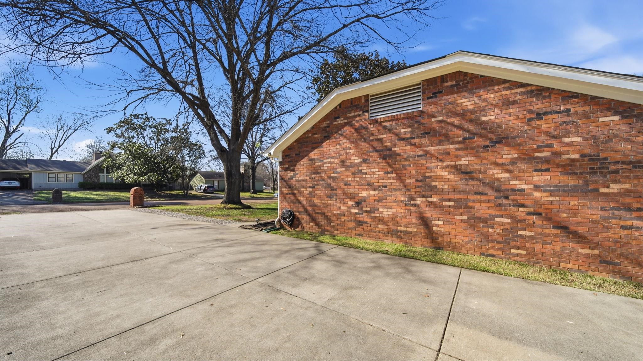 4182 LUTHER RD