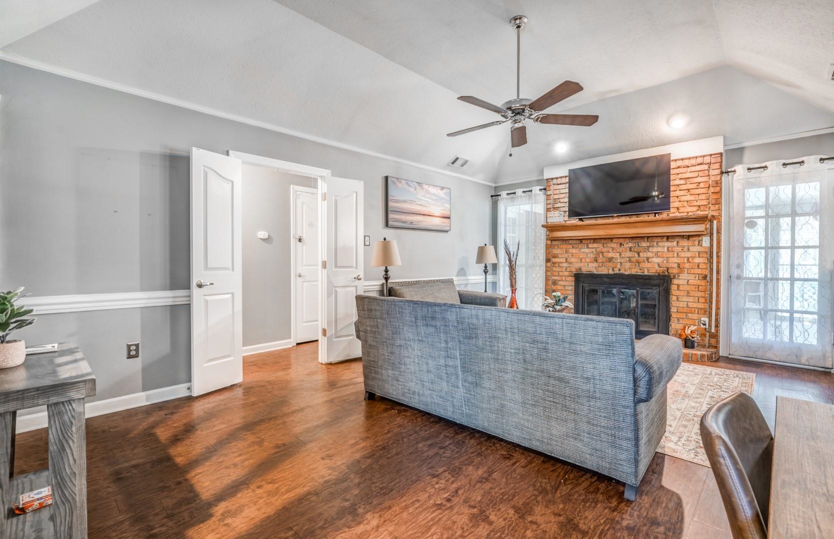 8243 CRIMSON CREEK DR