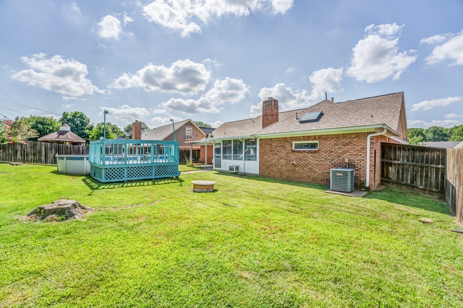 8243 CRIMSON CREEK DR