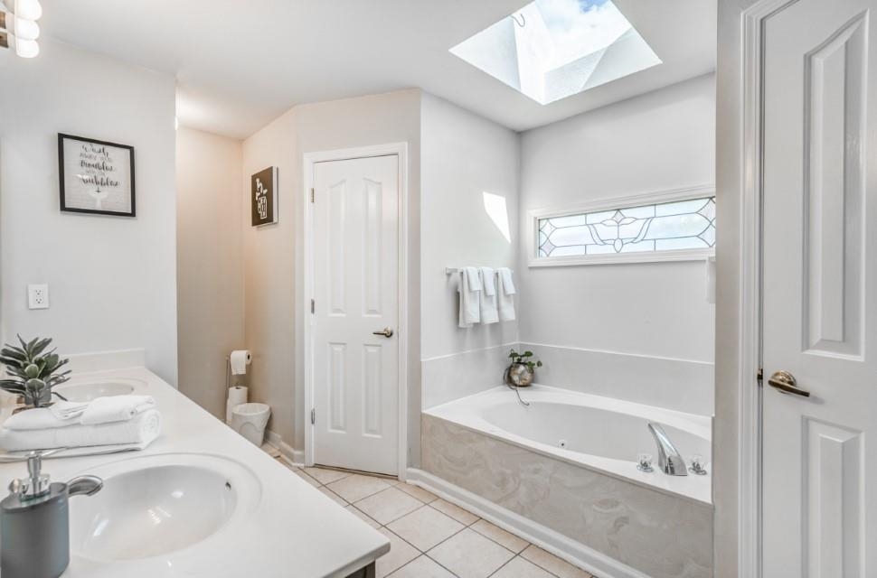 8243 CRIMSON CREEK DR