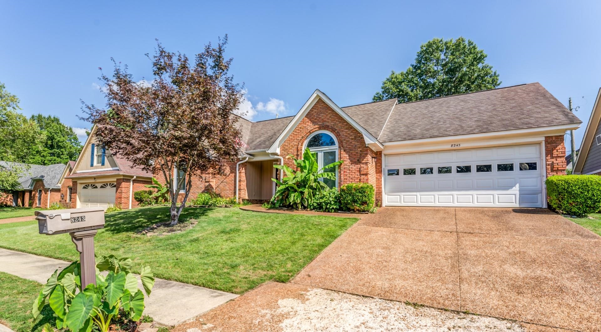 8243 CRIMSON CREEK DR