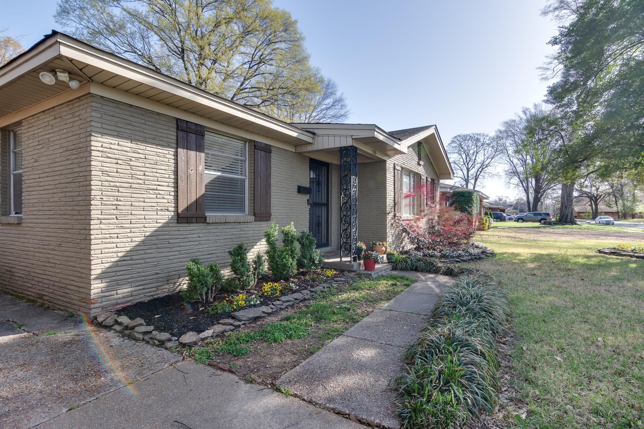 5136 WOODLARK AVE