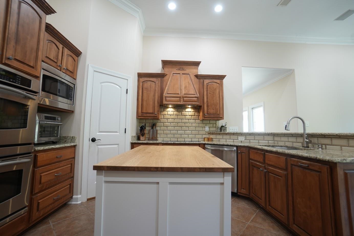 270 FAIR MEADOWS LN
