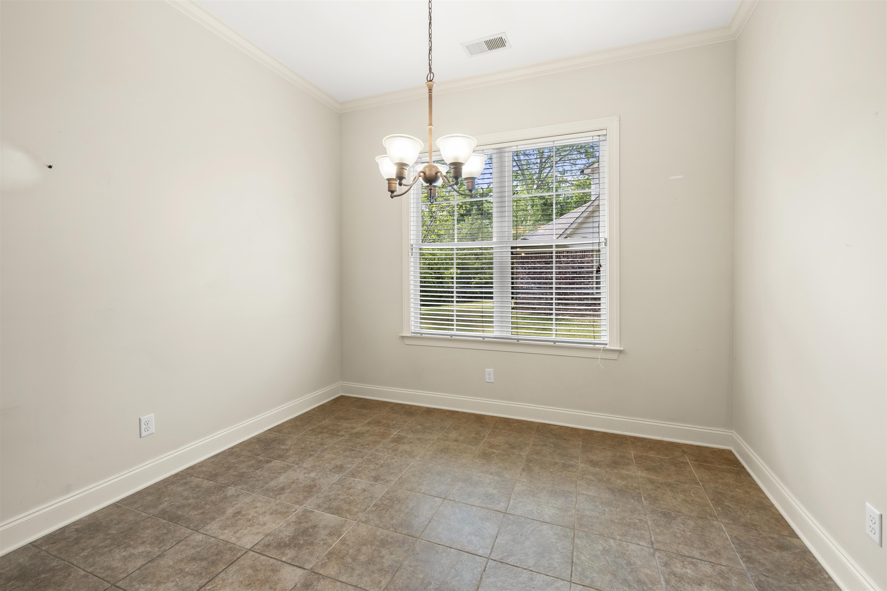 155 NICHOLAS DR