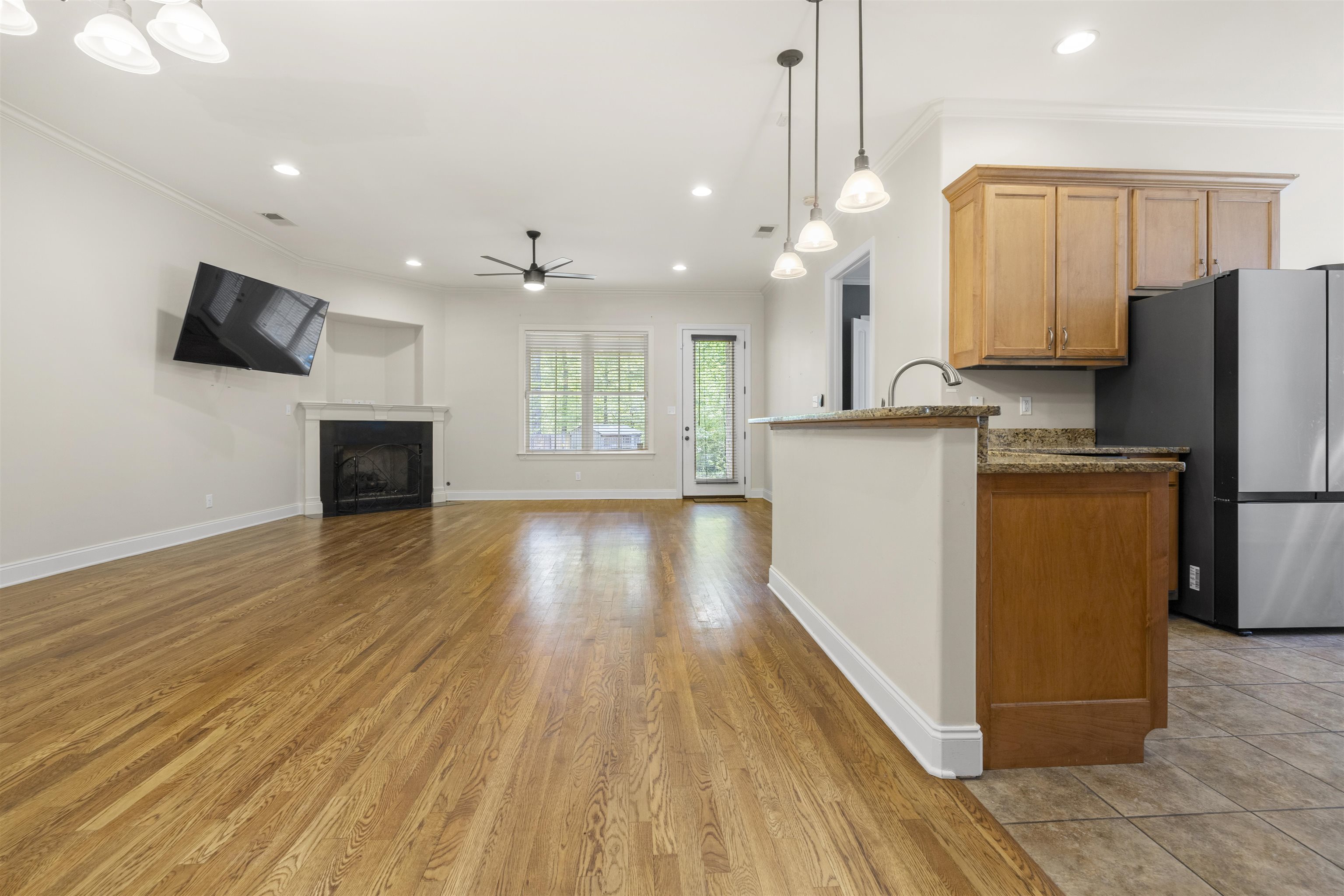 155 NICHOLAS DR