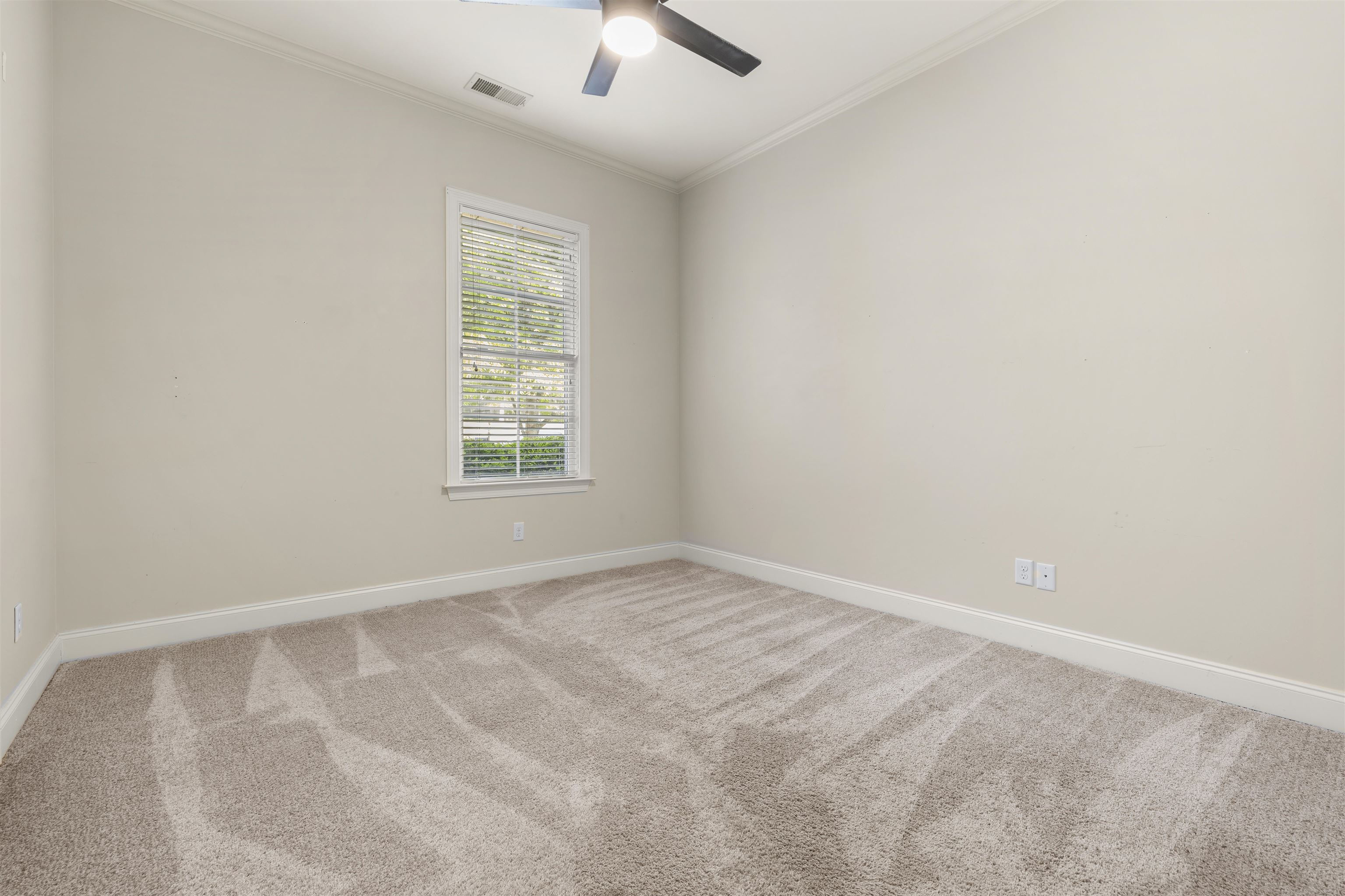 155 NICHOLAS DR