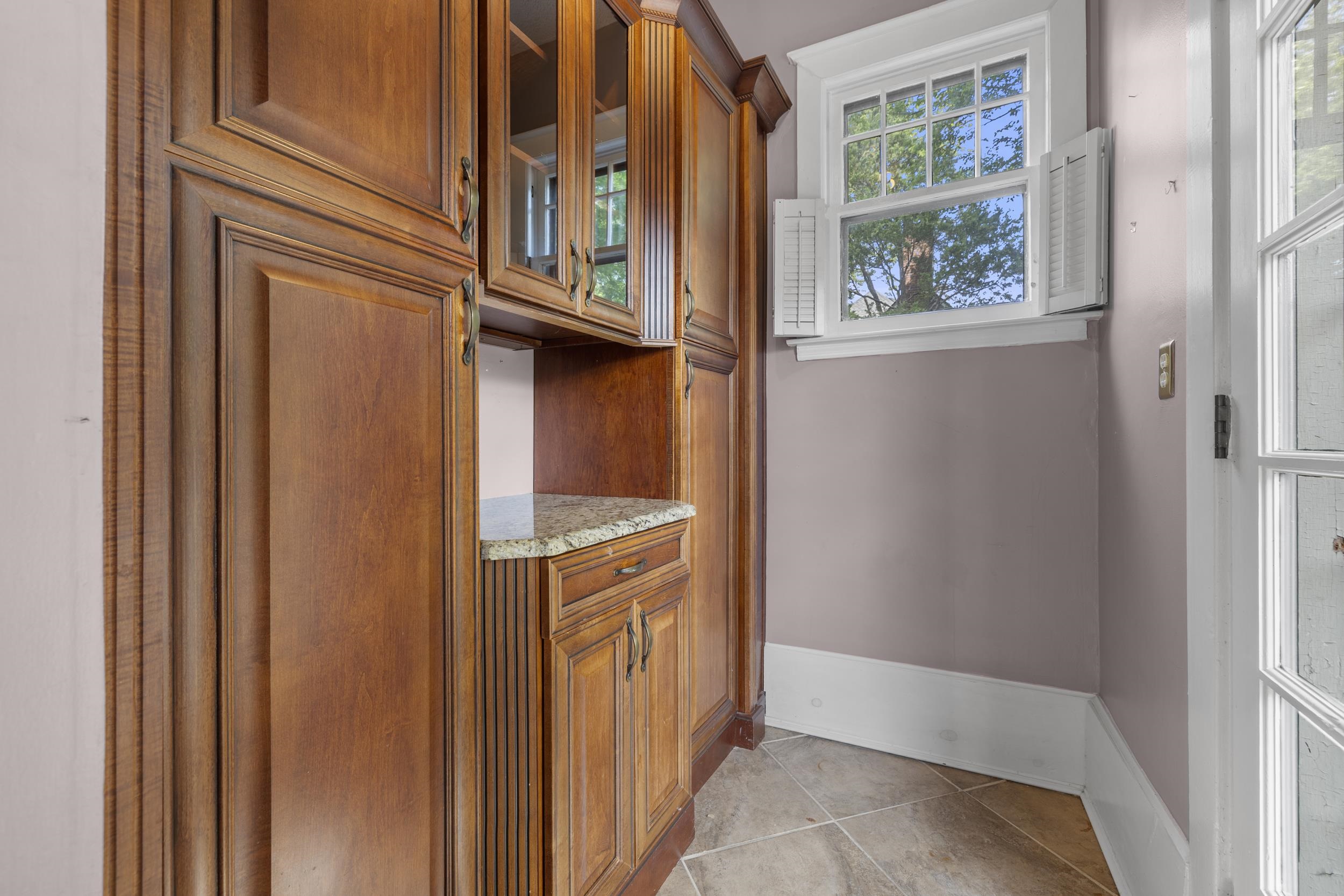 212 FLORENCE AVE
