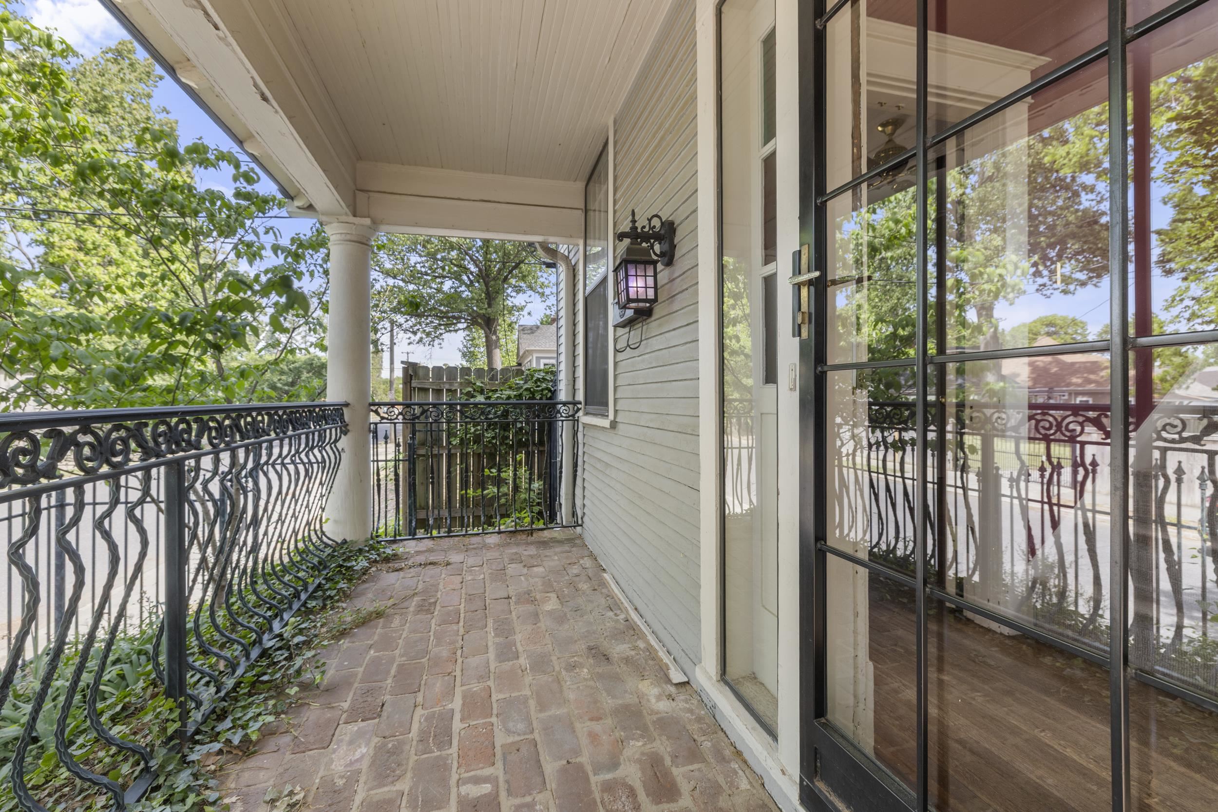 212 FLORENCE AVE