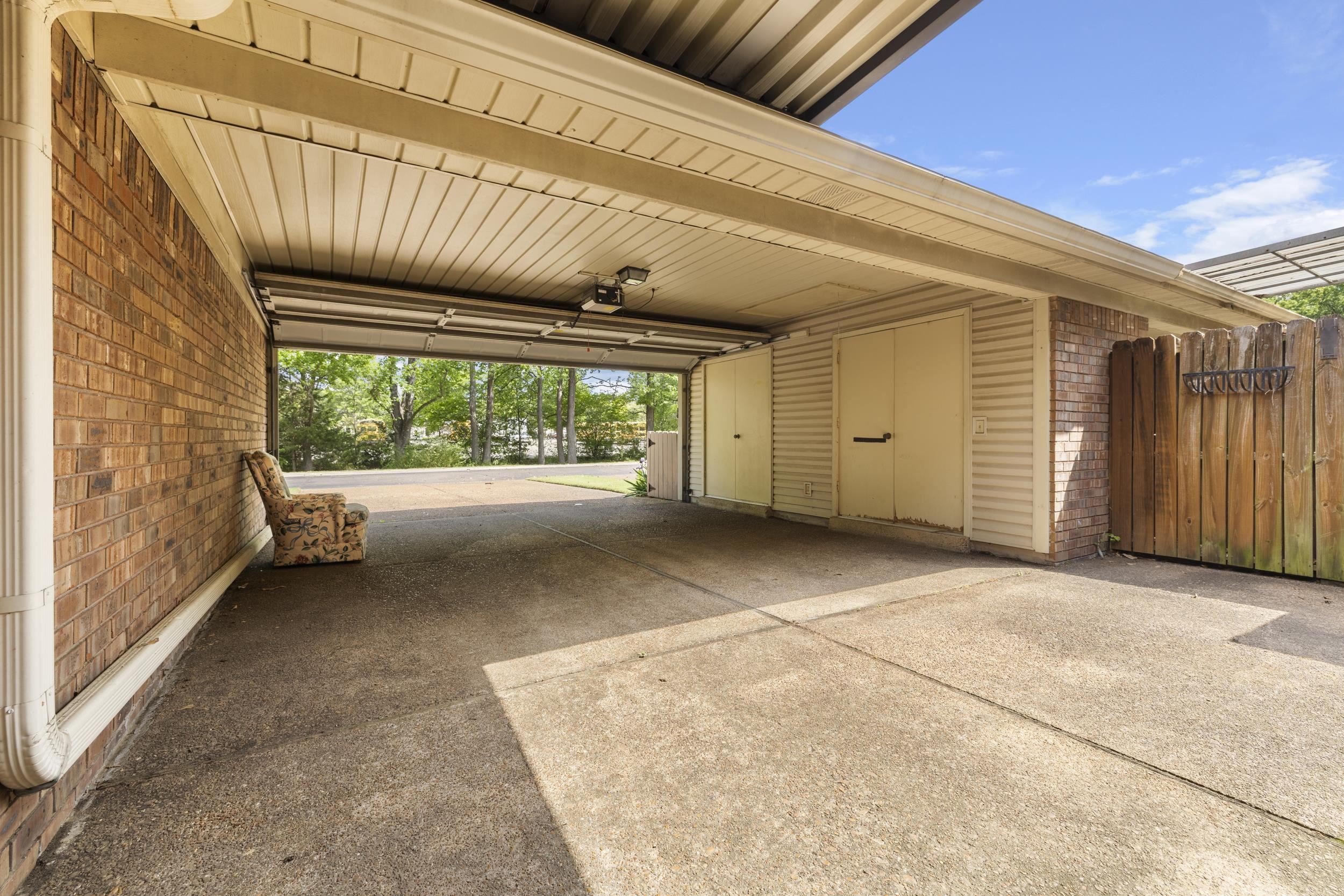 5951 BLAKEVIEW DR