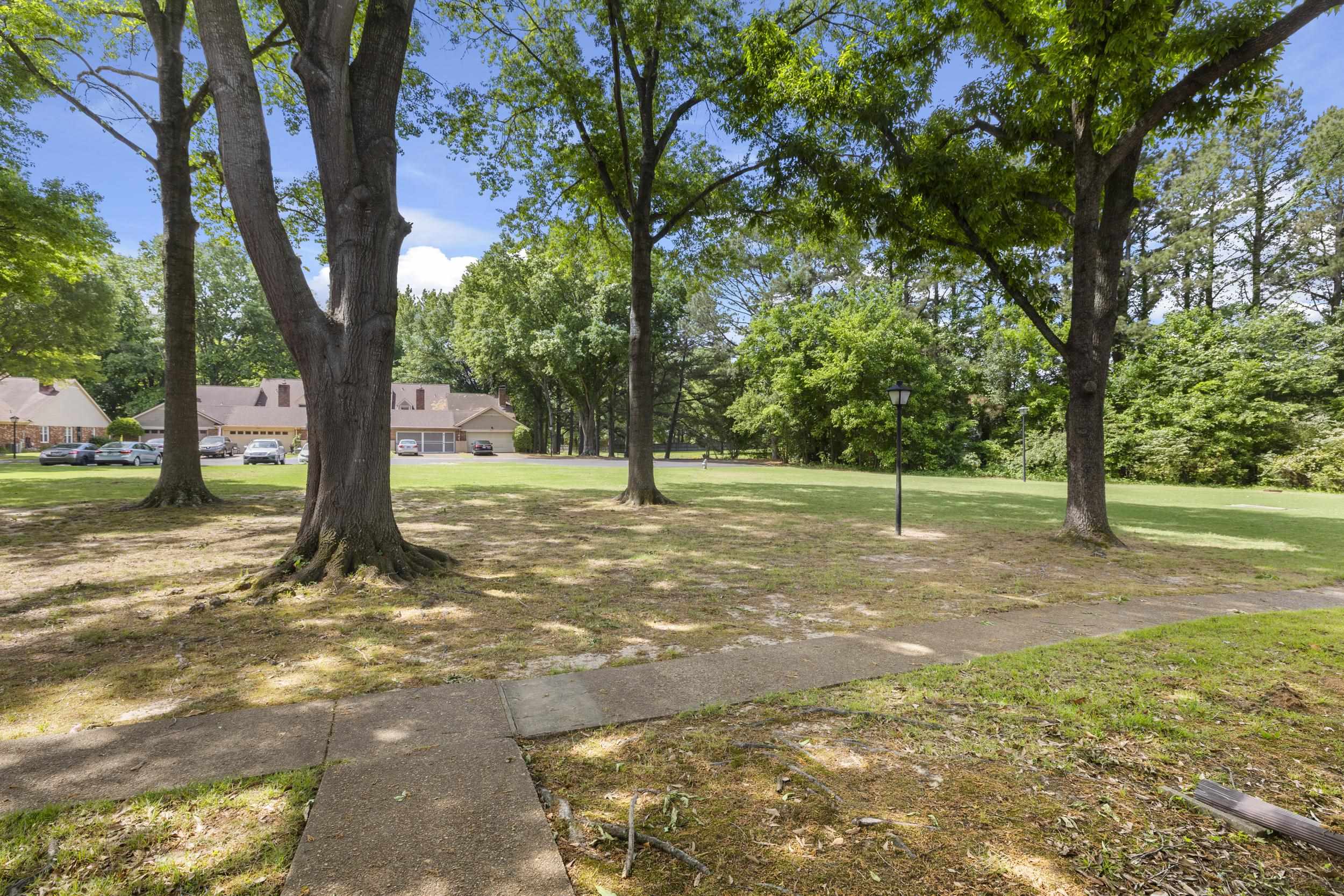 5951 BLAKEVIEW DR