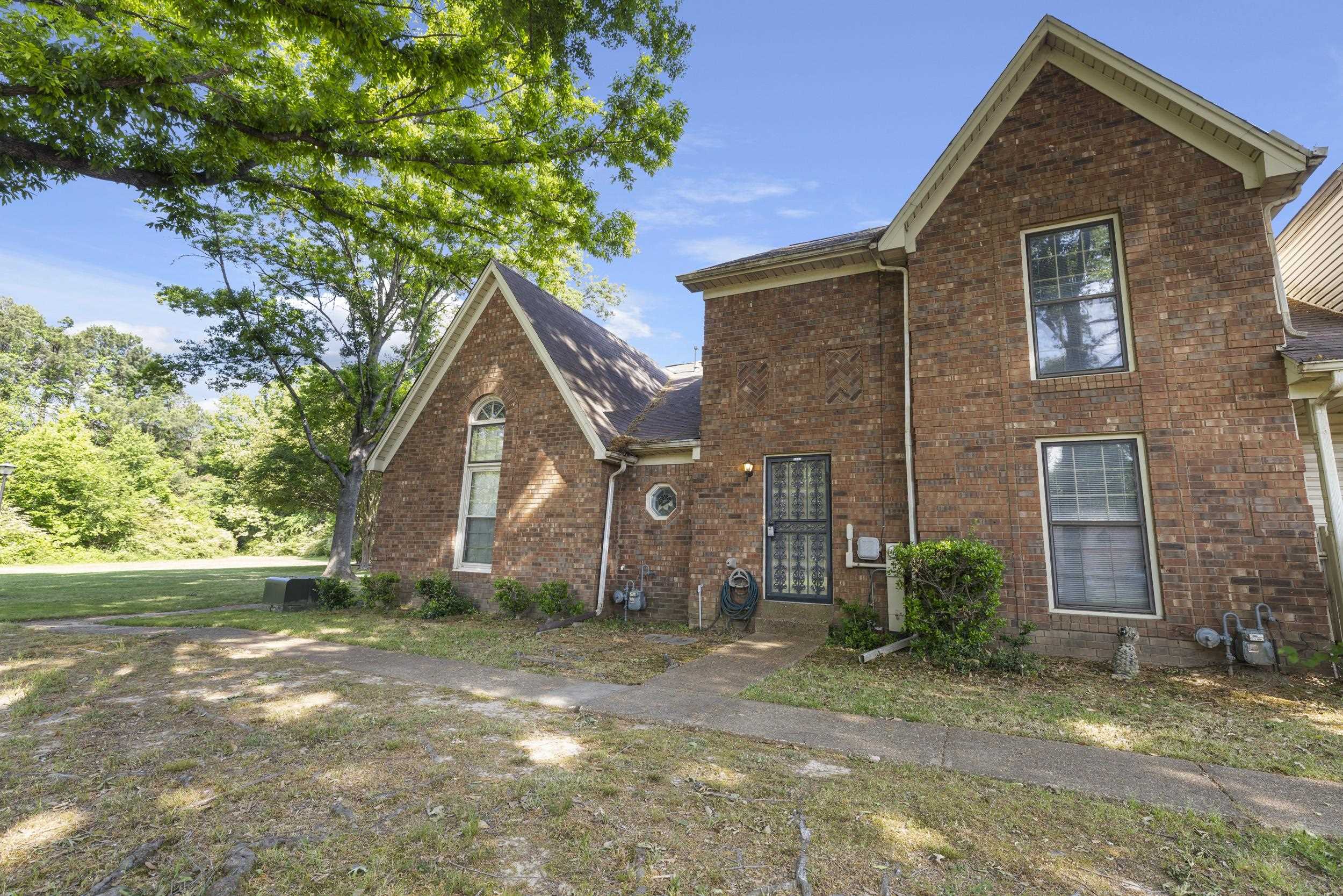 5951 BLAKEVIEW DR