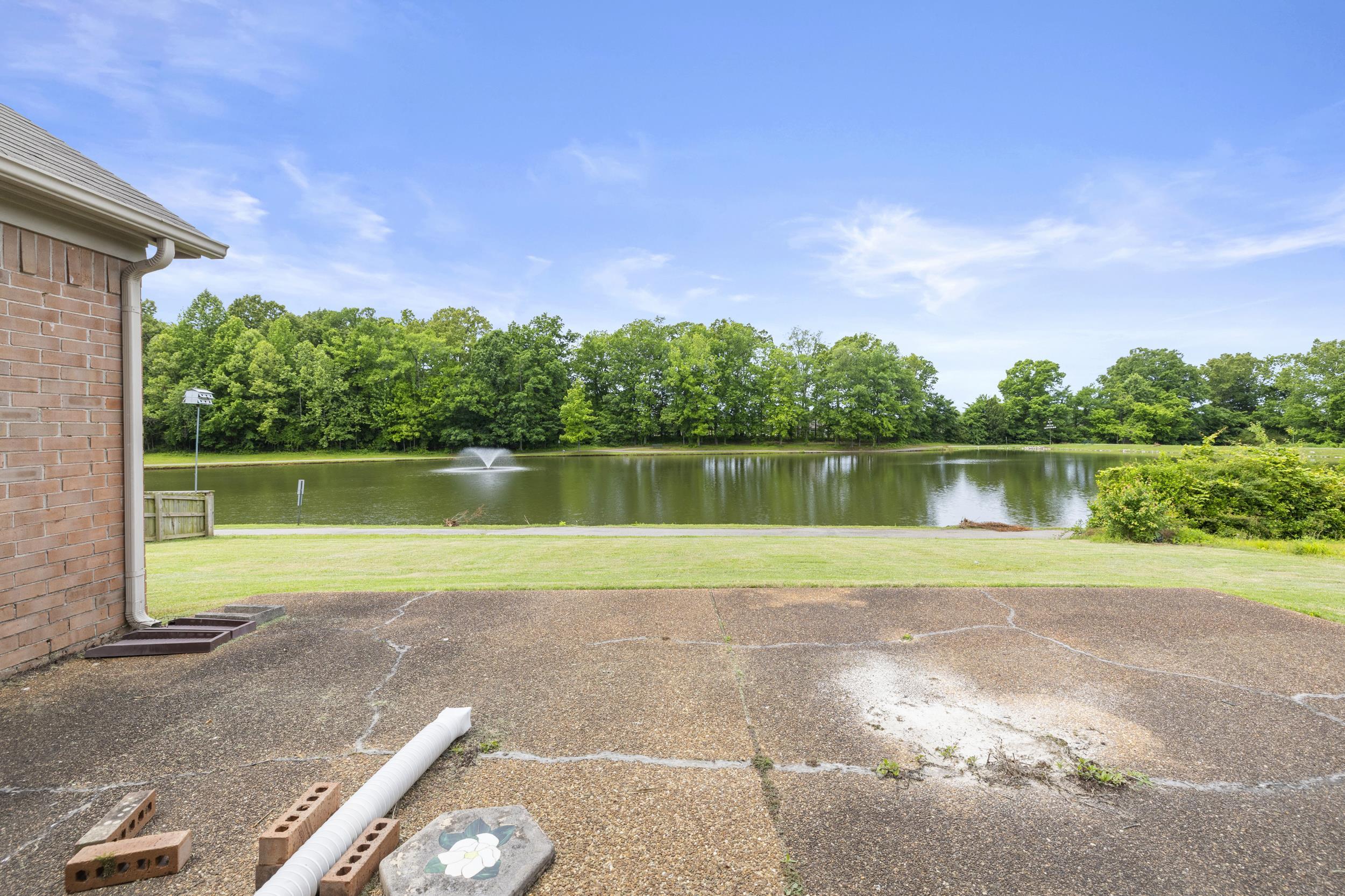295 OAK RIDGE DR
