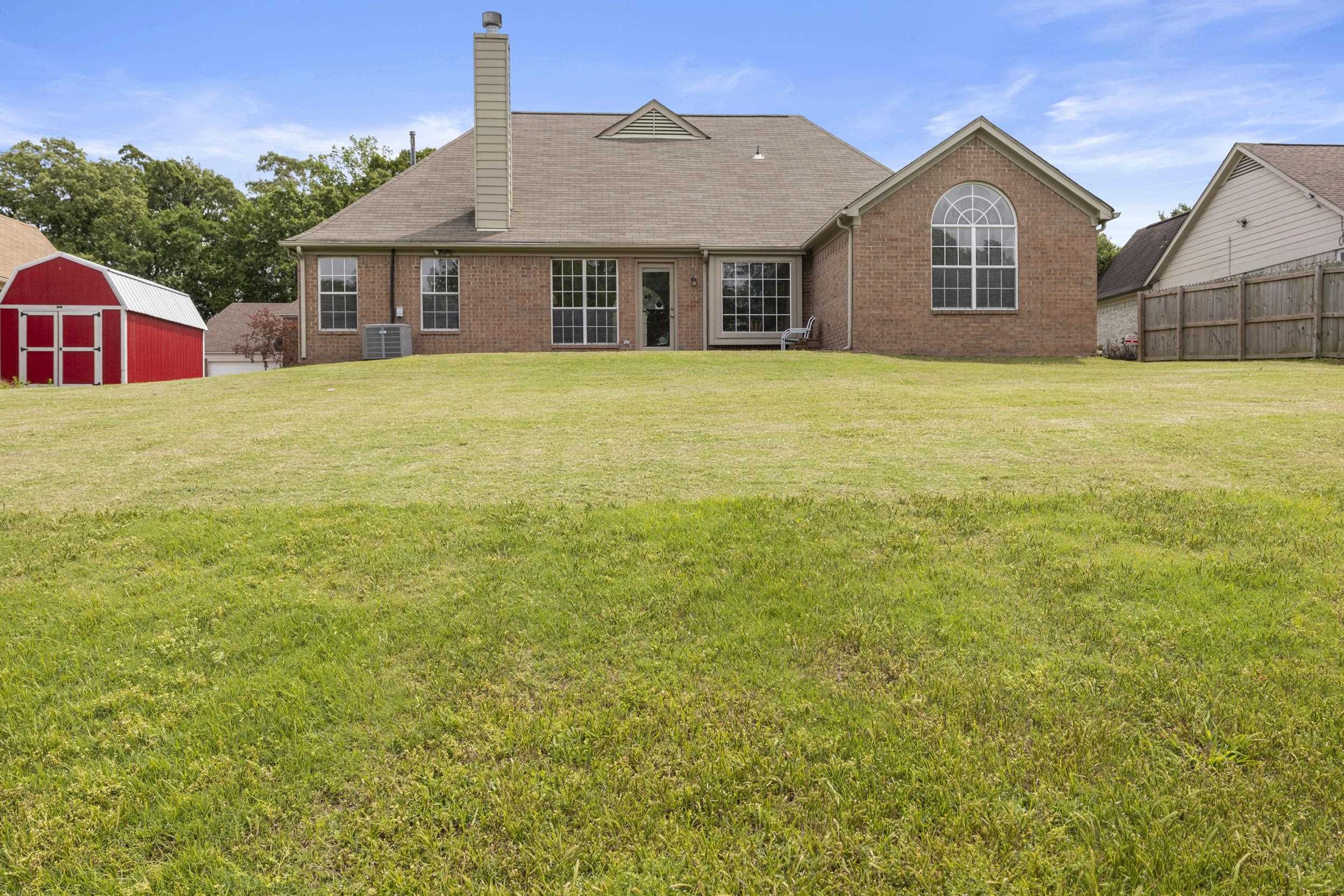 295 OAK RIDGE DR