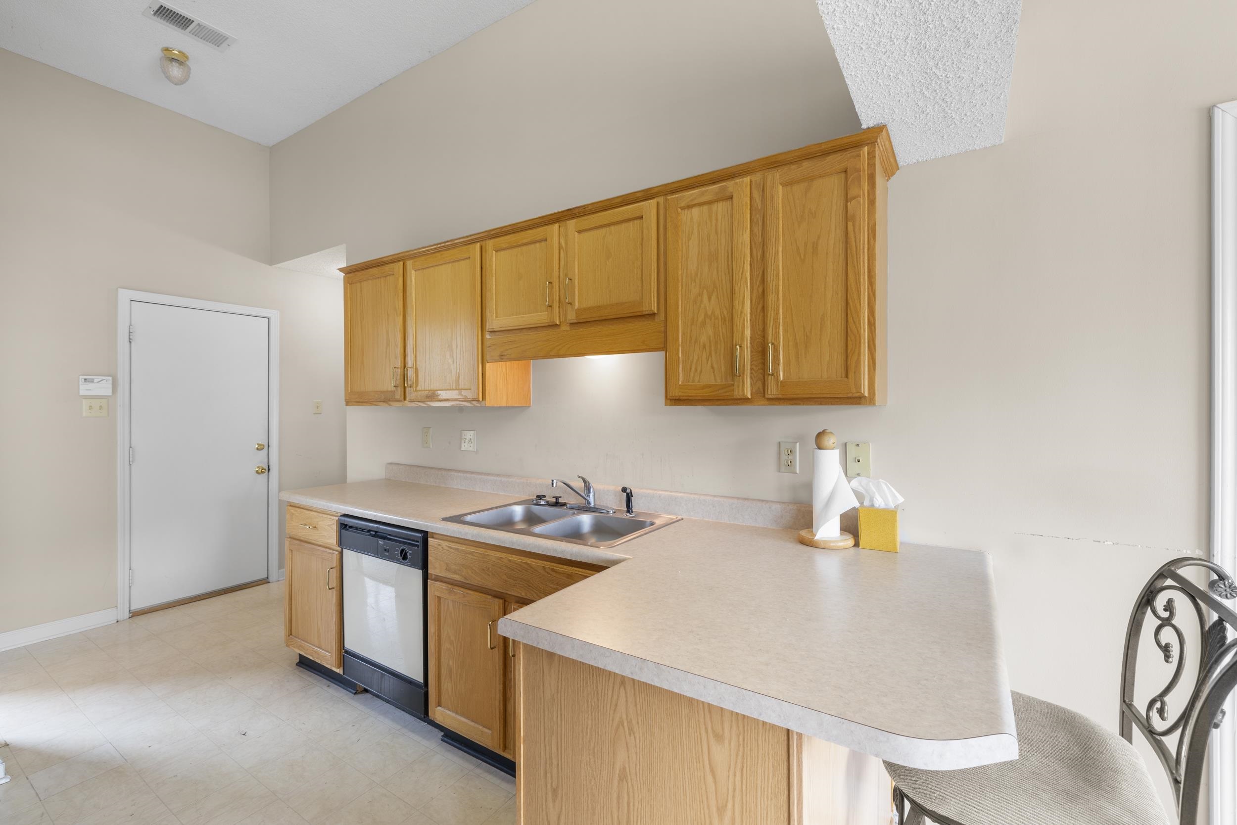 295 OAK RIDGE DR