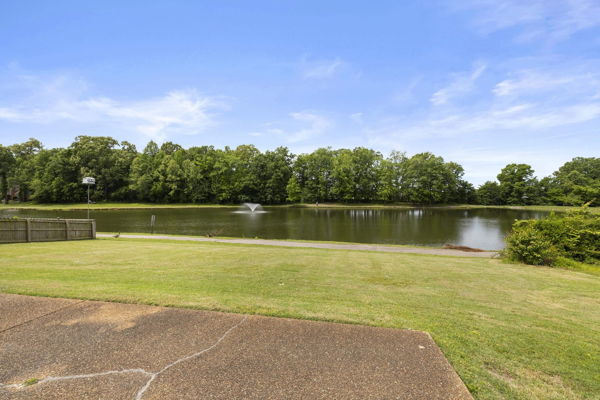295 OAK RIDGE DR