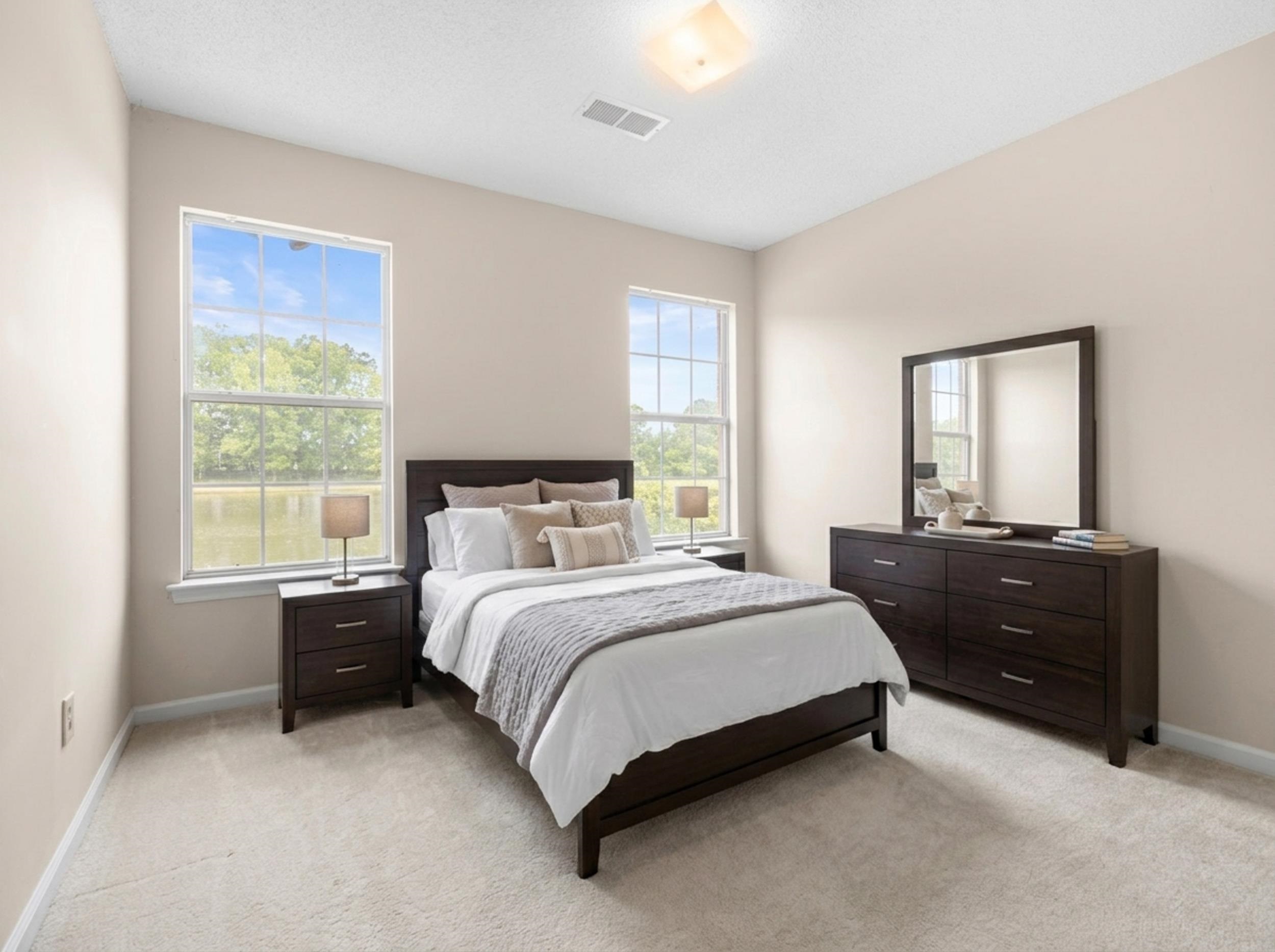 295 OAK RIDGE DR