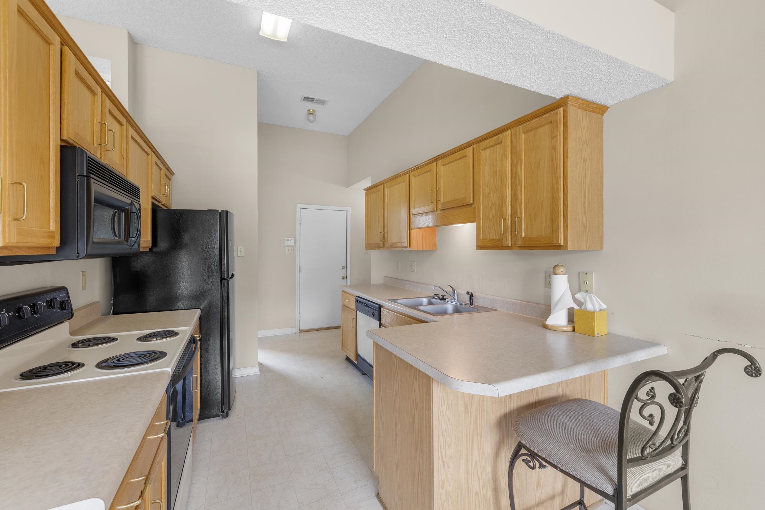 295 OAK RIDGE DR
