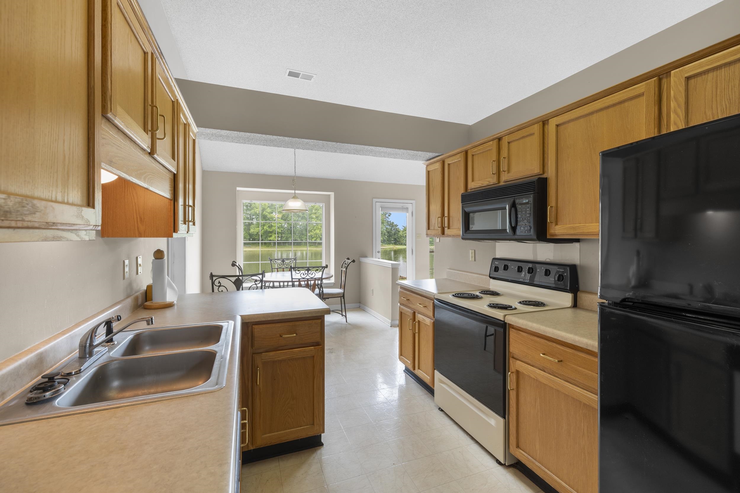 295 OAK RIDGE DR