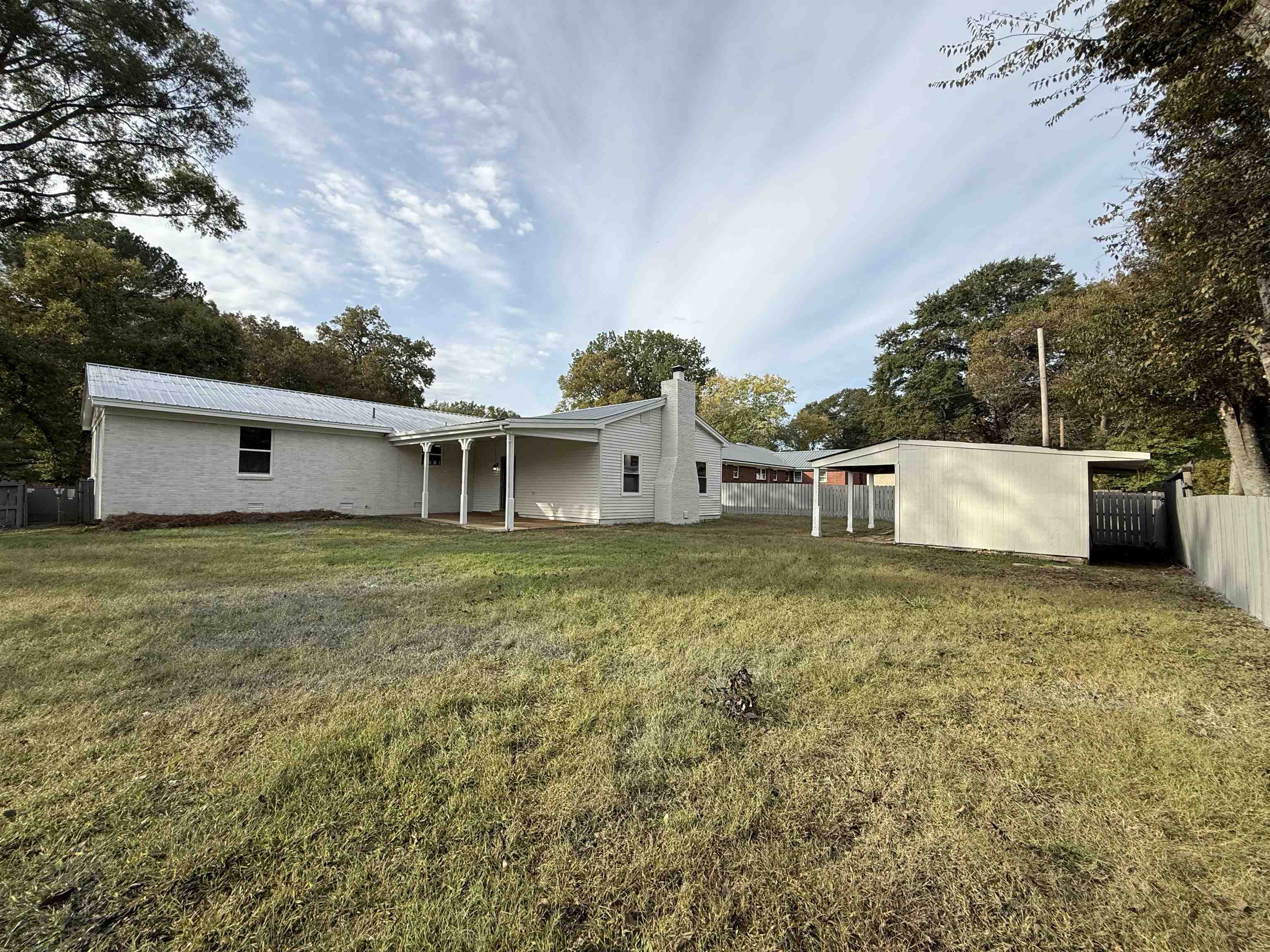 110 ROLLING OAKS DR