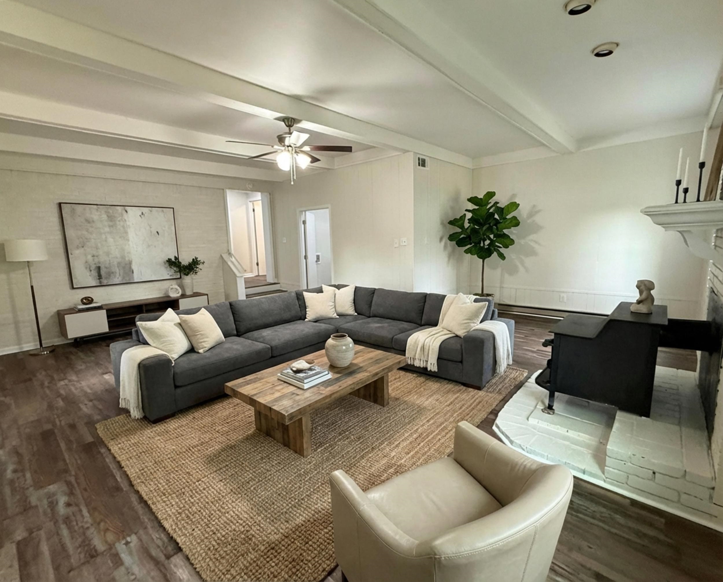 110 ROLLING OAKS DR
