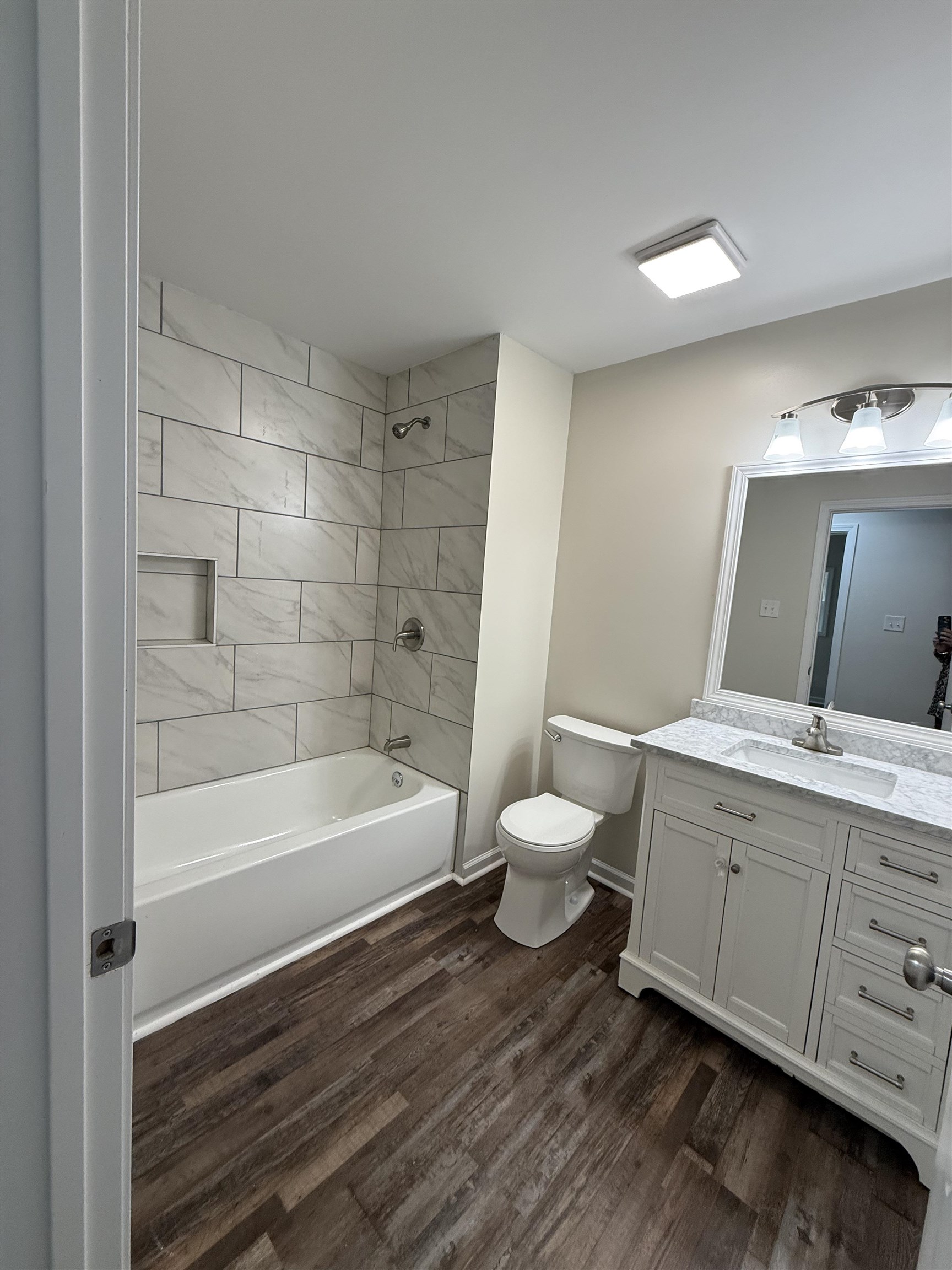 110 ROLLING OAKS DR