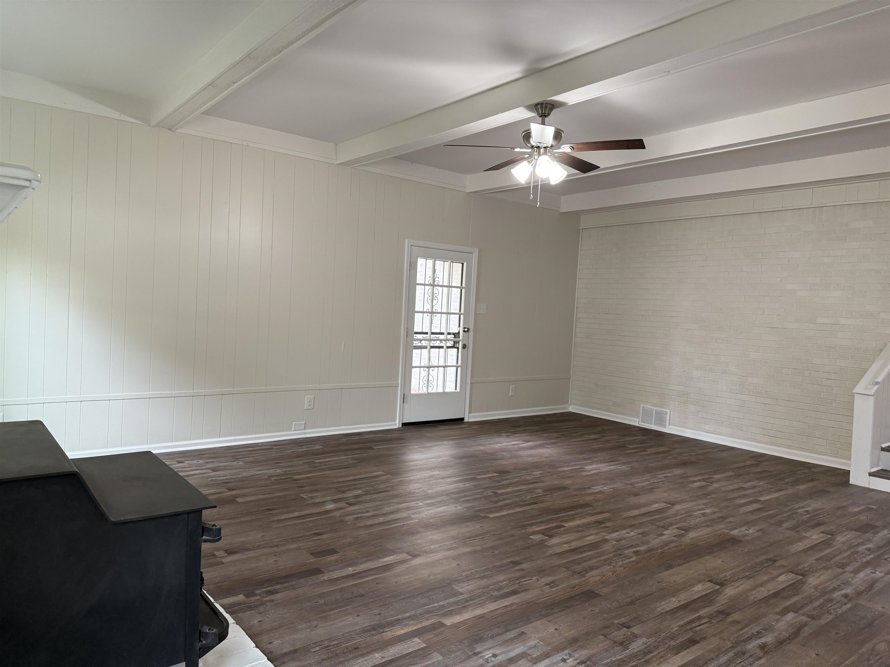 110 ROLLING OAKS DR