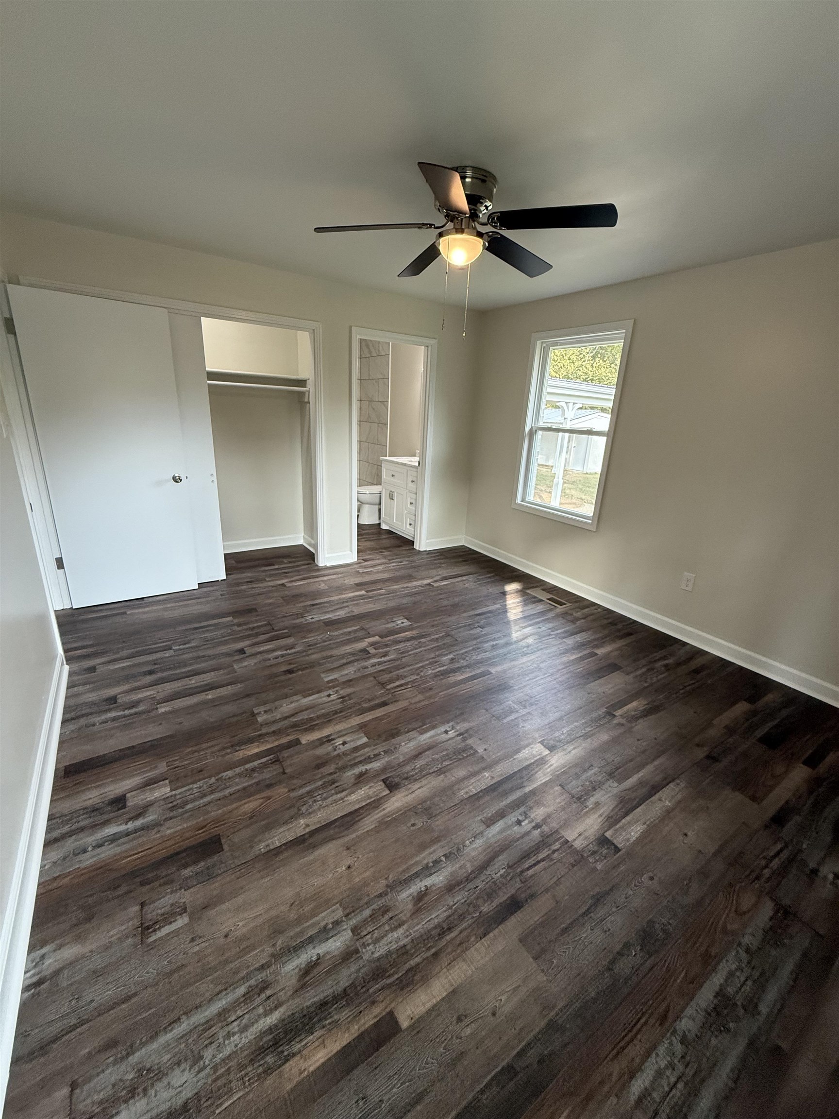 110 ROLLING OAKS DR