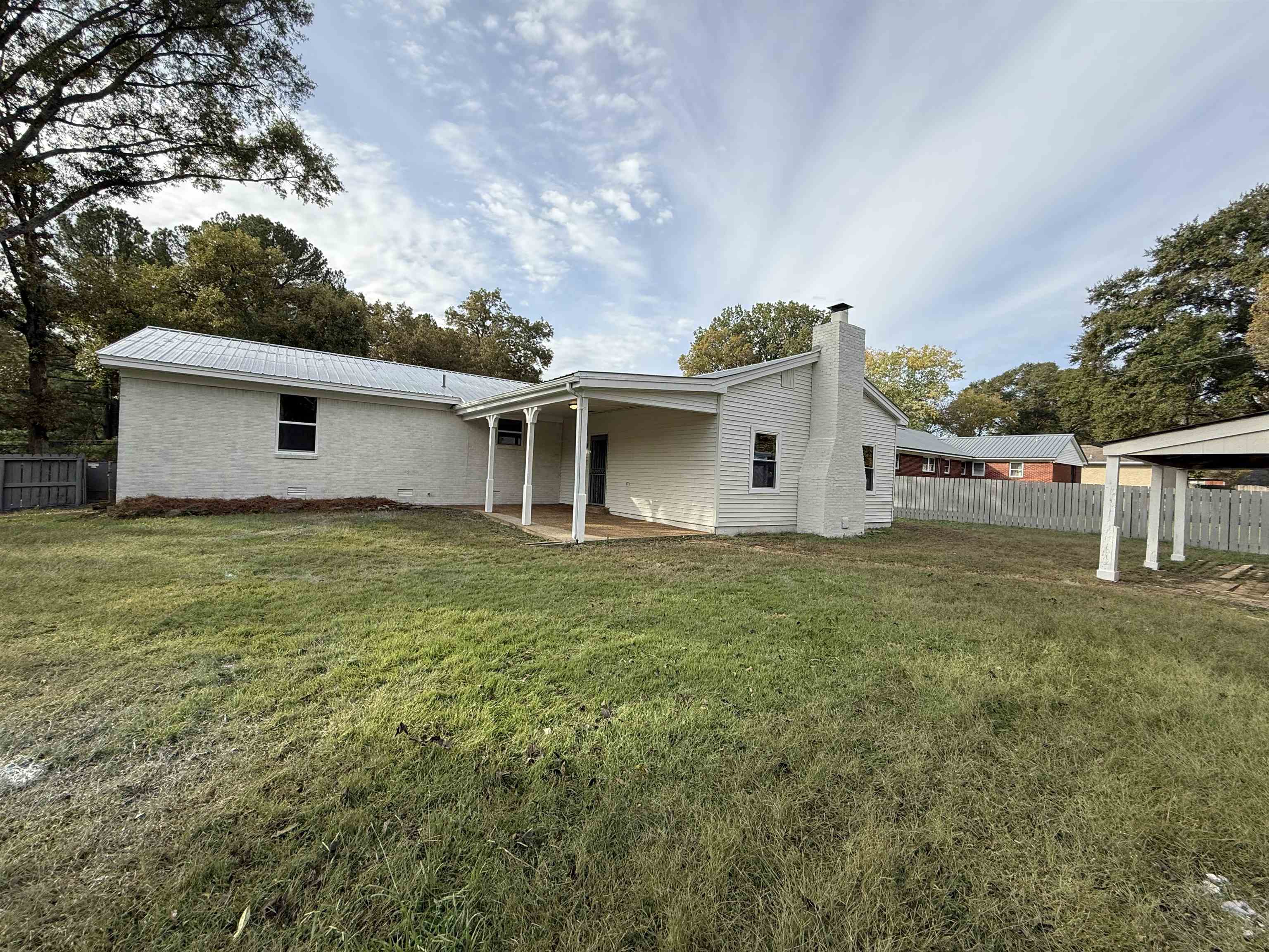 110 ROLLING OAKS DR
