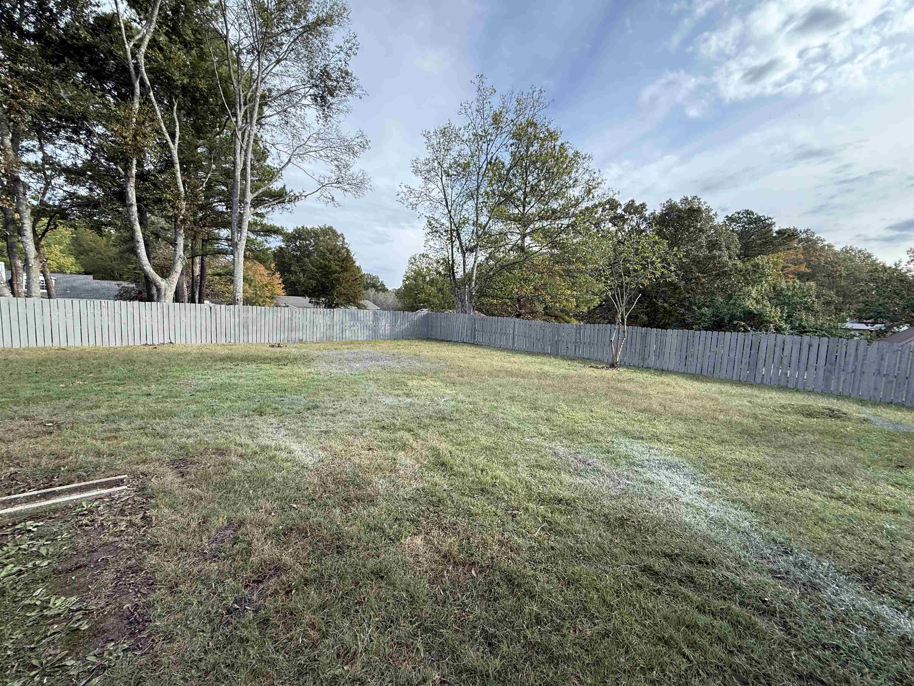 110 ROLLING OAKS DR