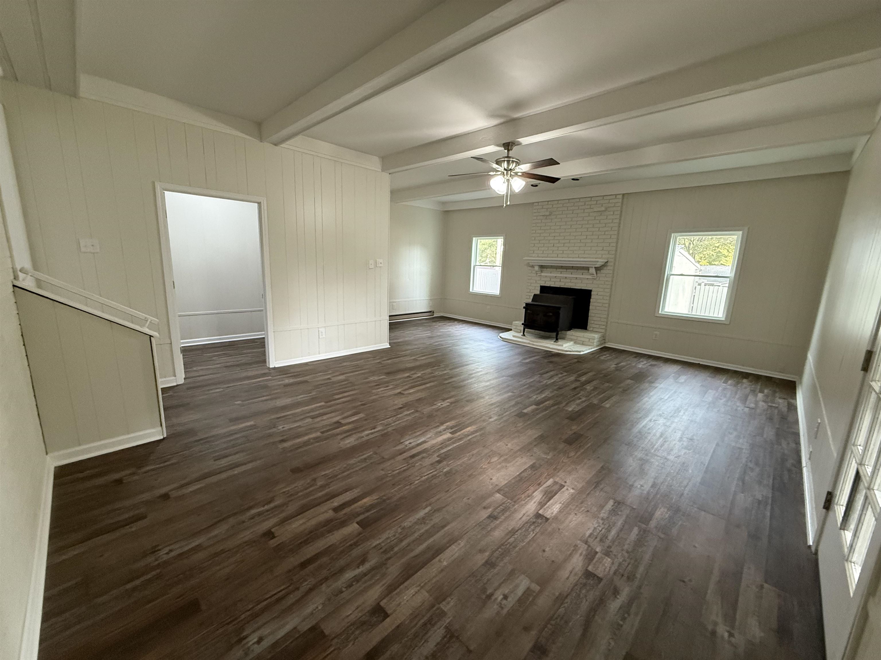110 ROLLING OAKS DR