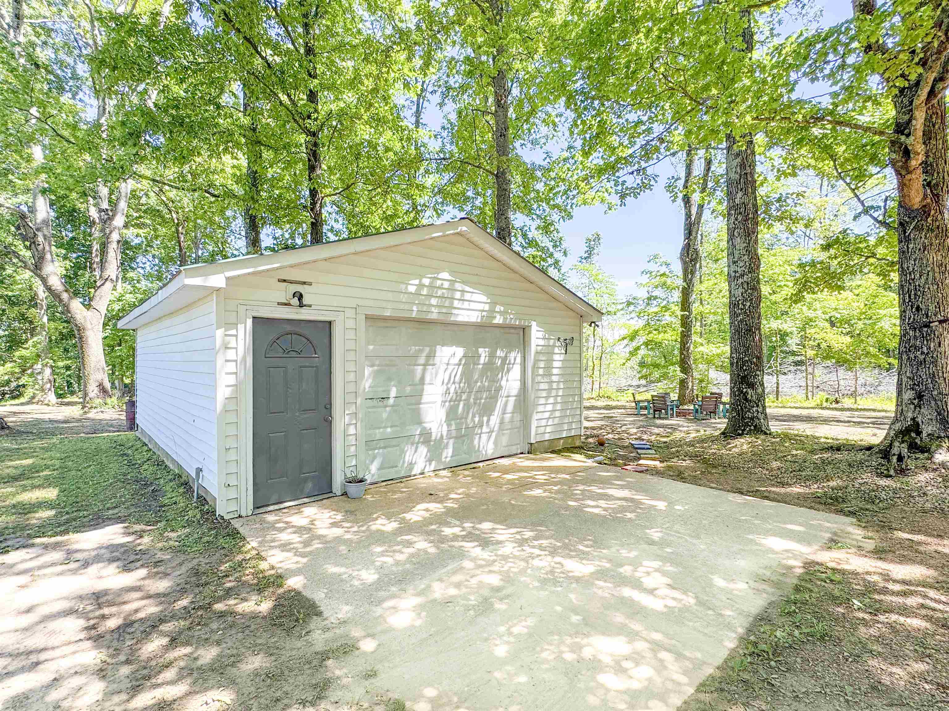 446 S CANAAN GROVE RD