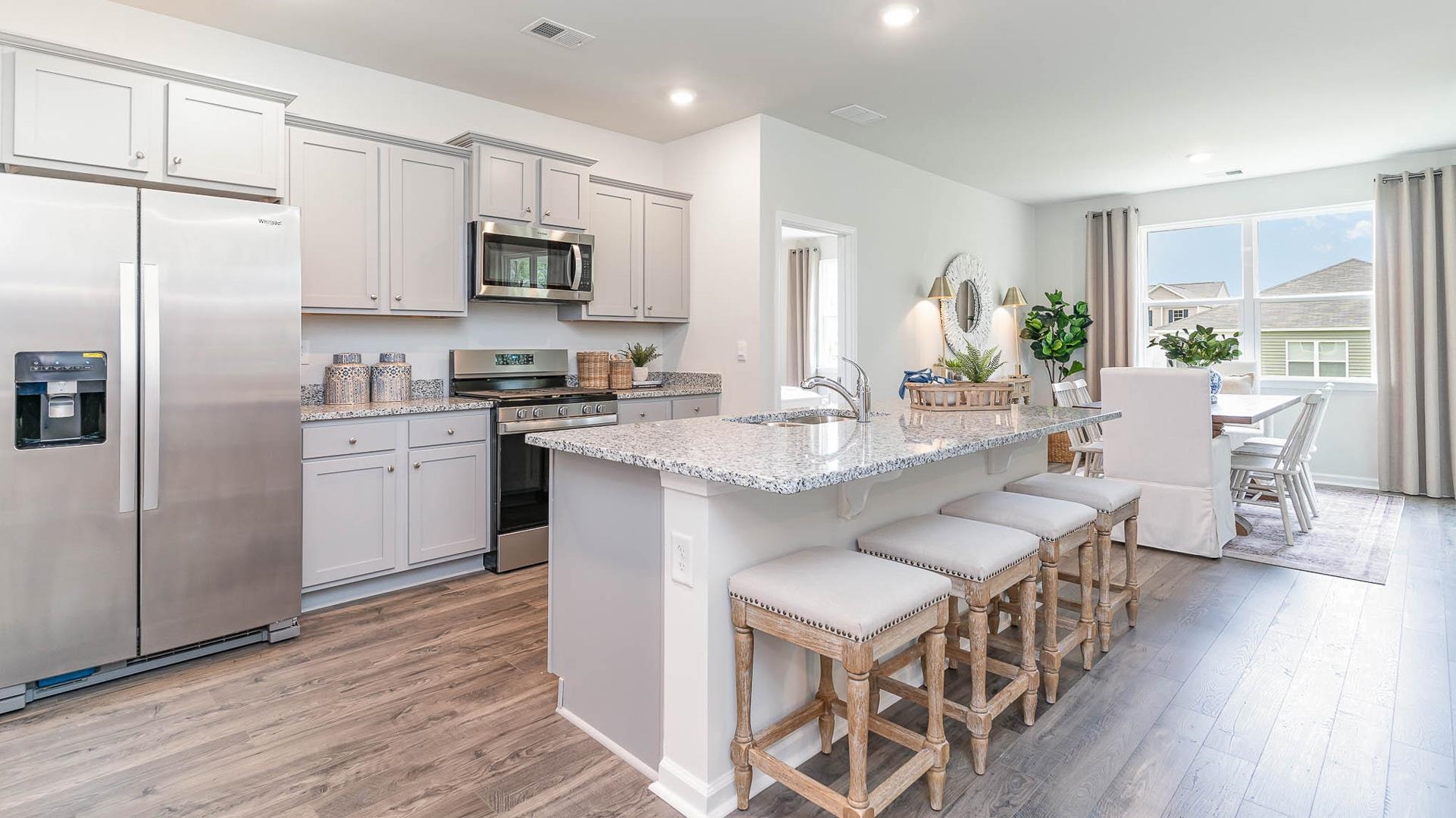 6892 BASUN CIR W Unit: 37