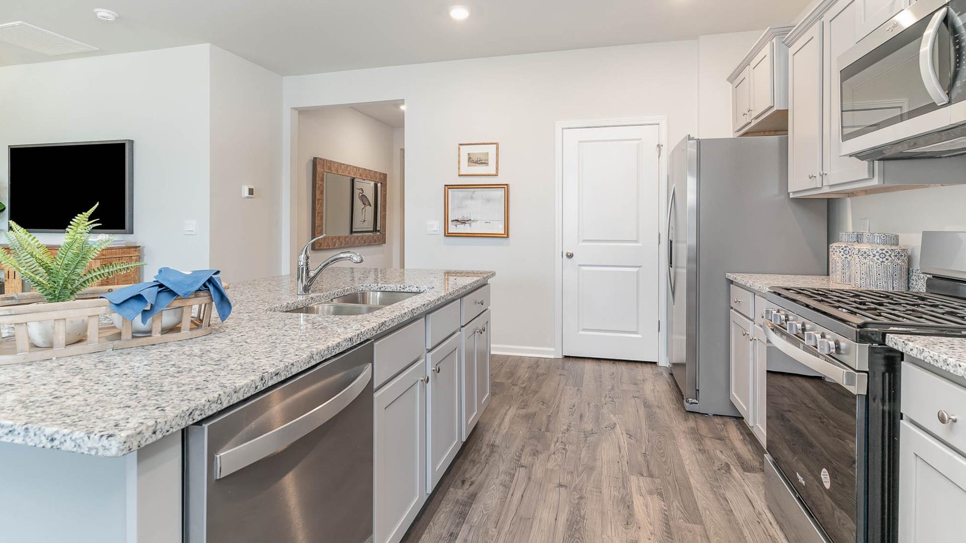 6892 BASUN CIR W Unit: 37