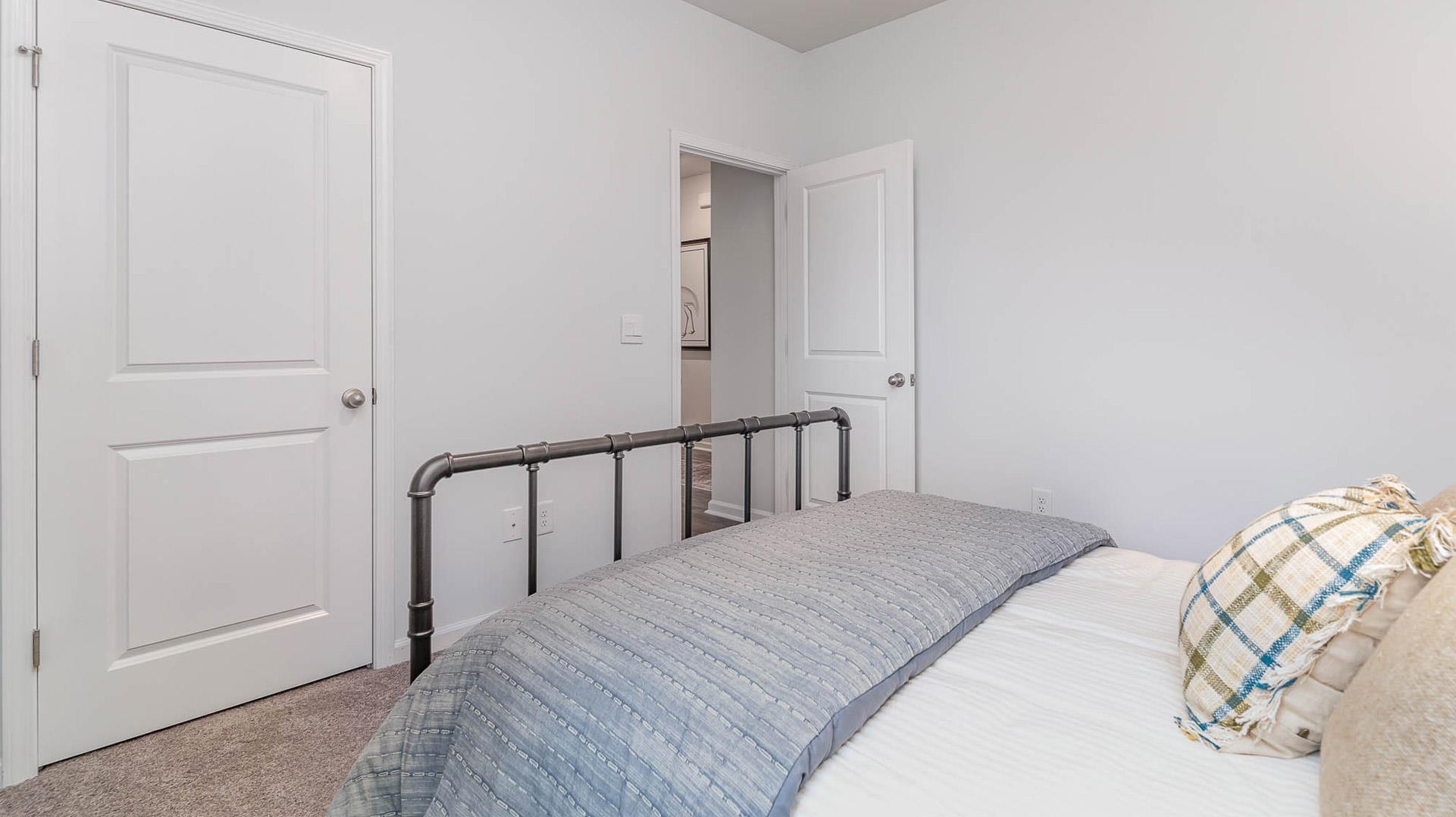 6892 BASUN CIR W Unit: 37