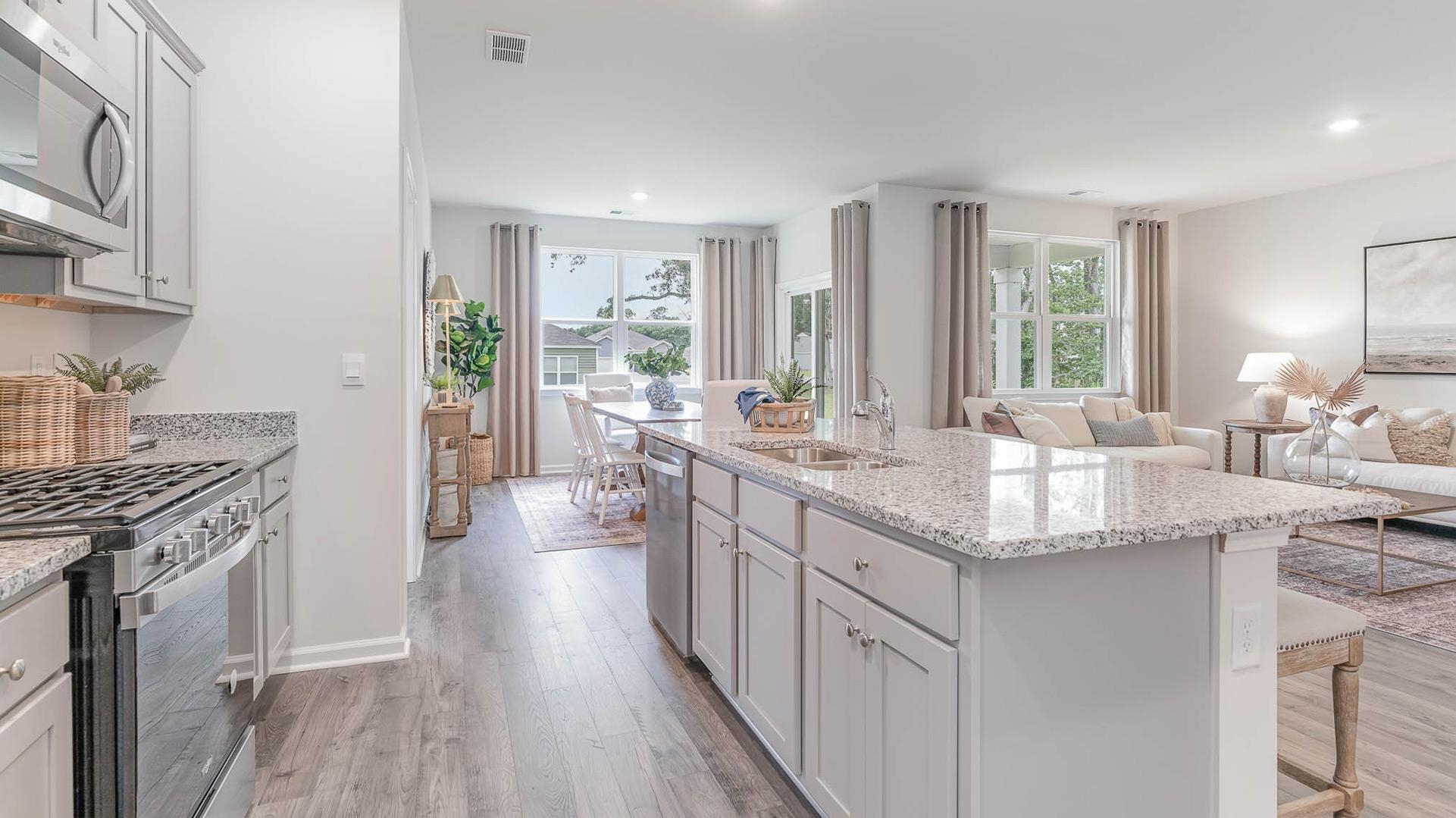 6892 BASUN CIR W Unit: 37