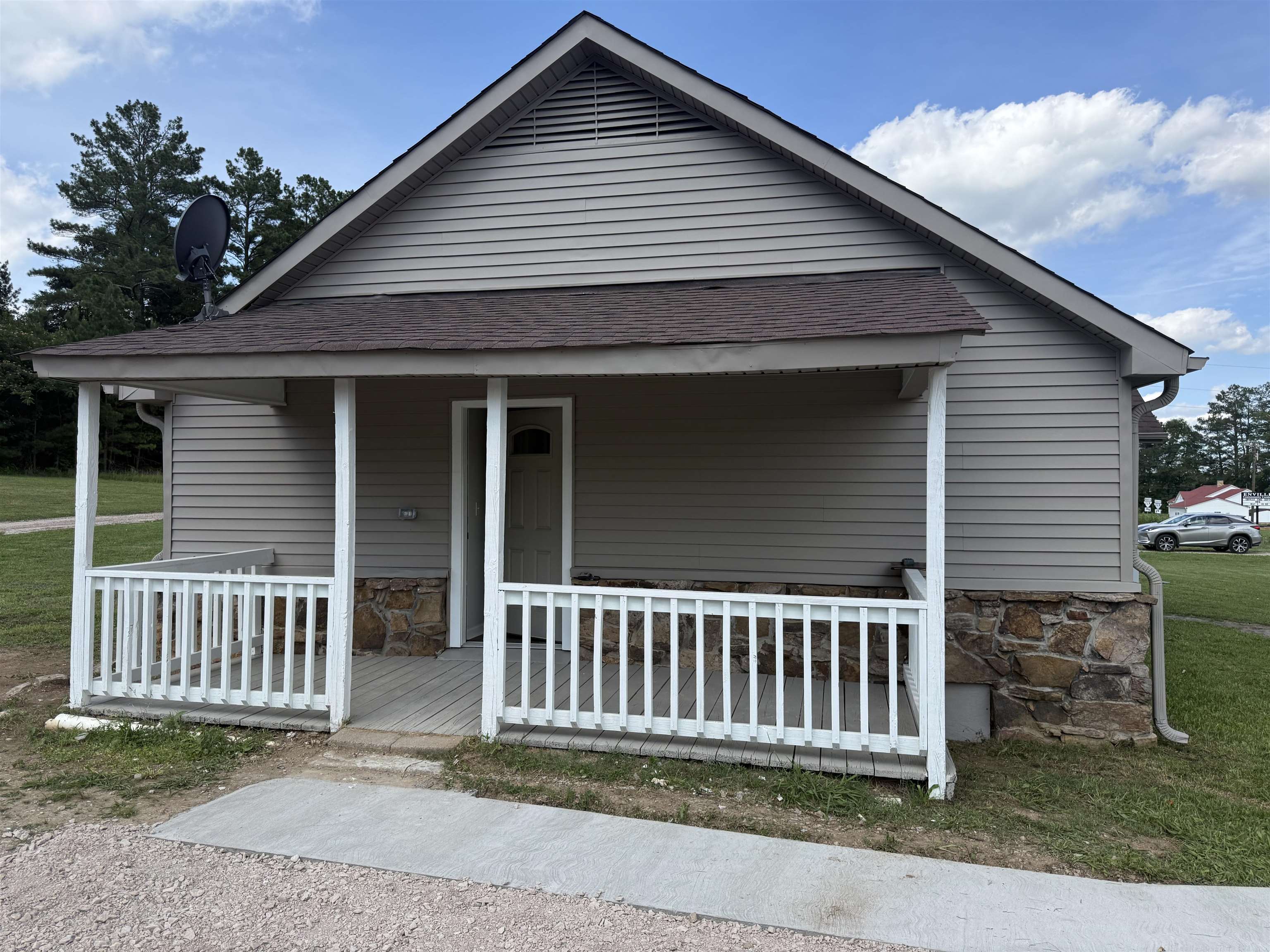 170 LEAPWOOD DR