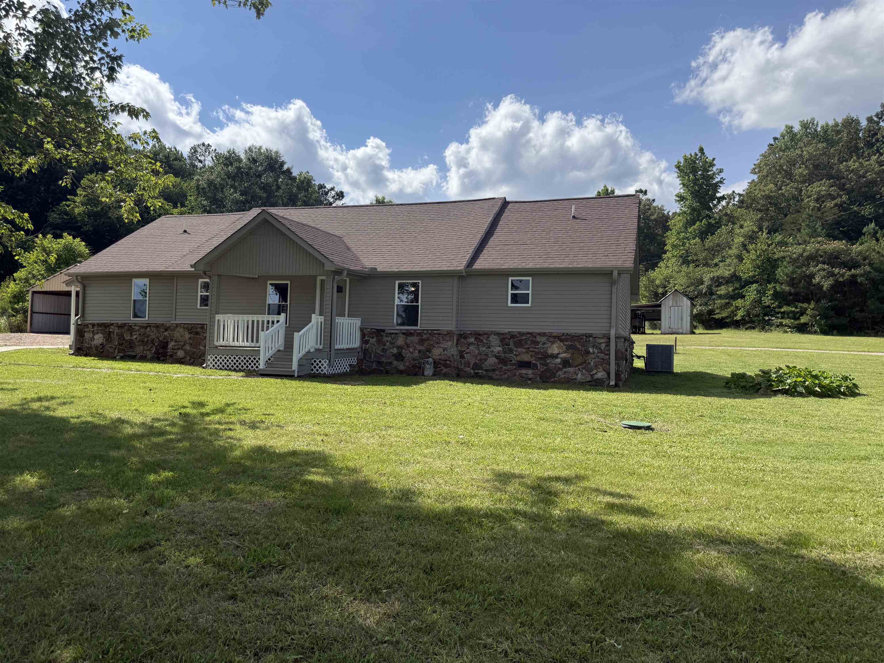 170 LEAPWOOD DR