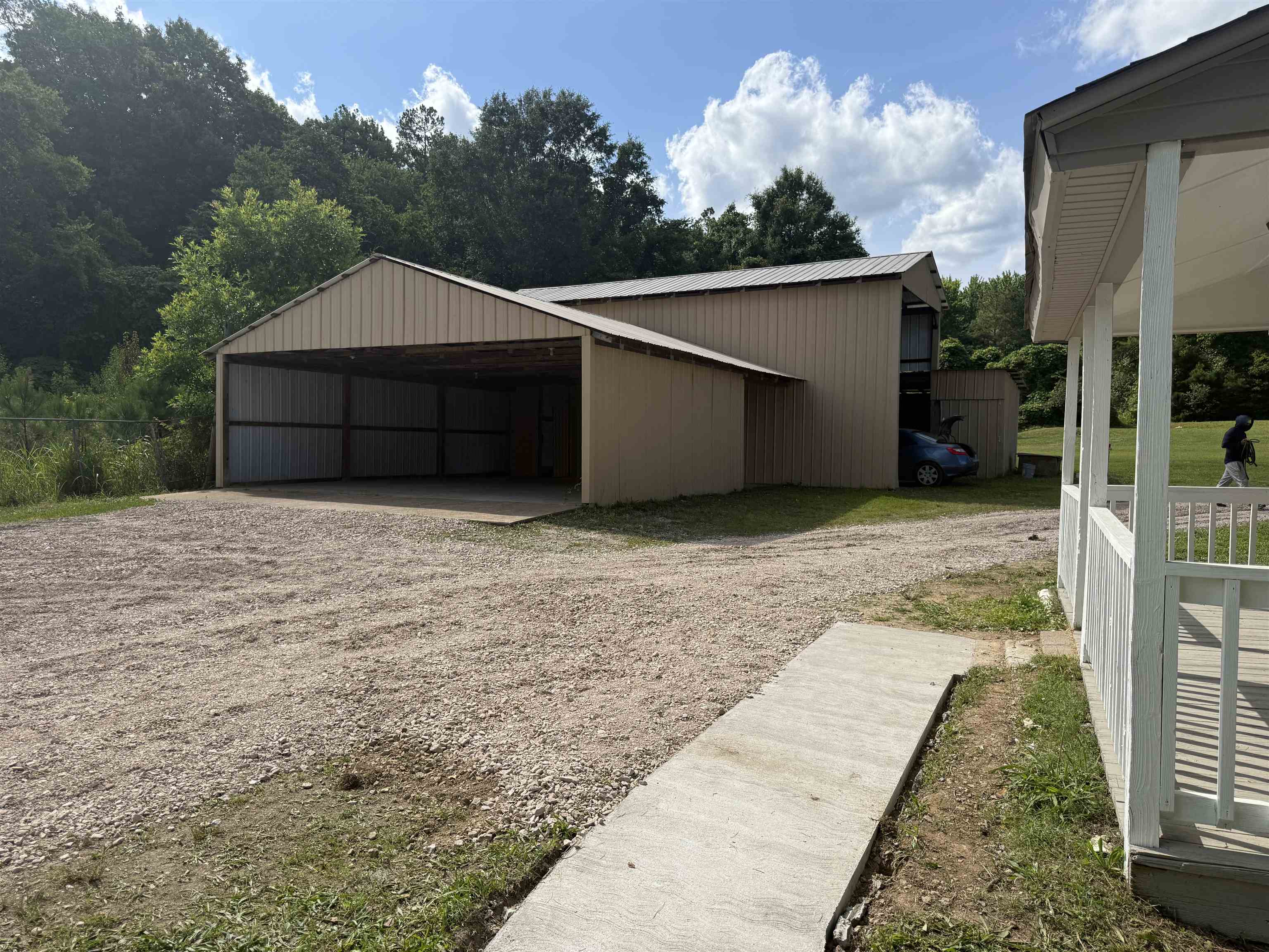 170 LEAPWOOD DR