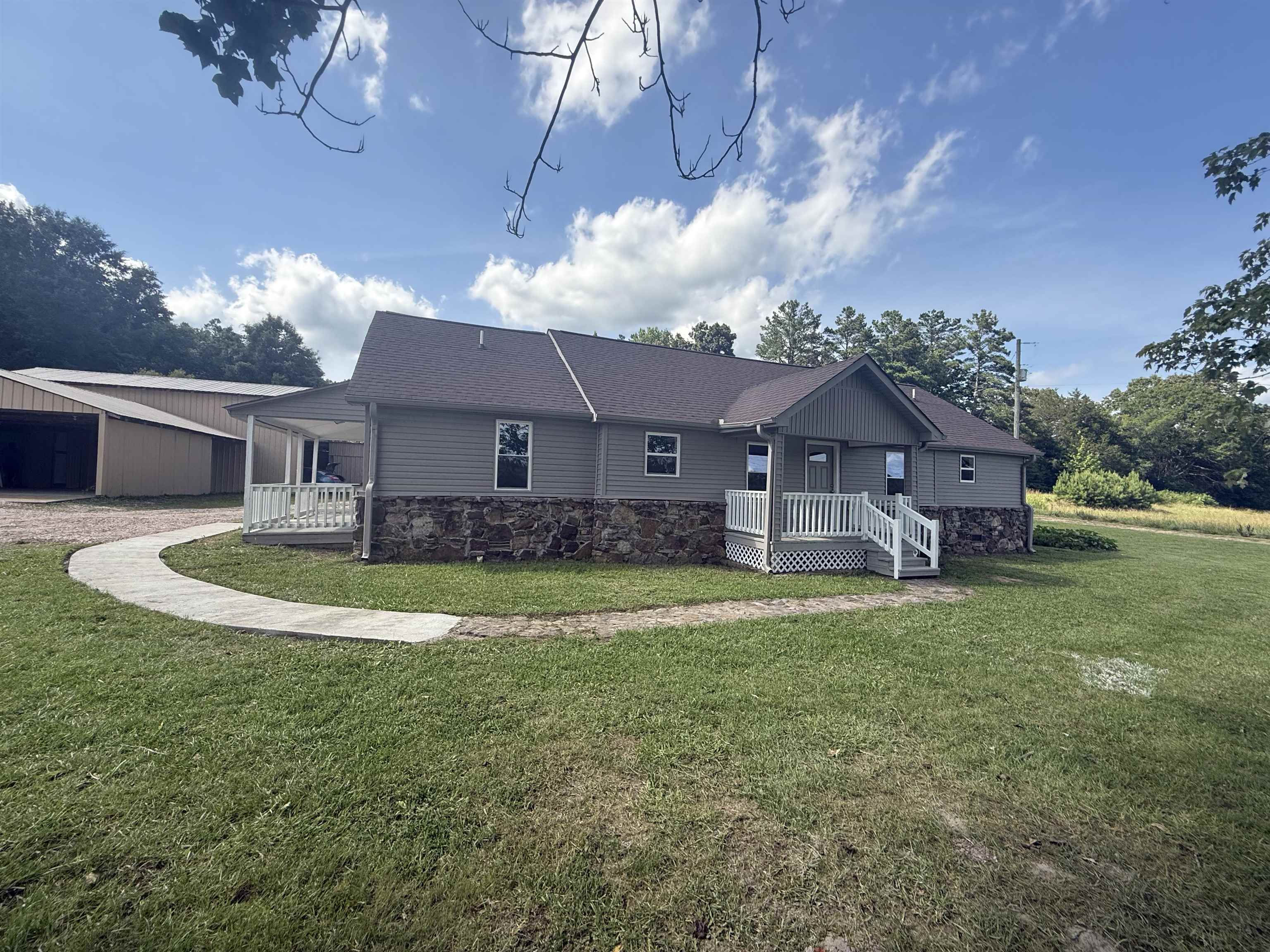 170 LEAPWOOD DR