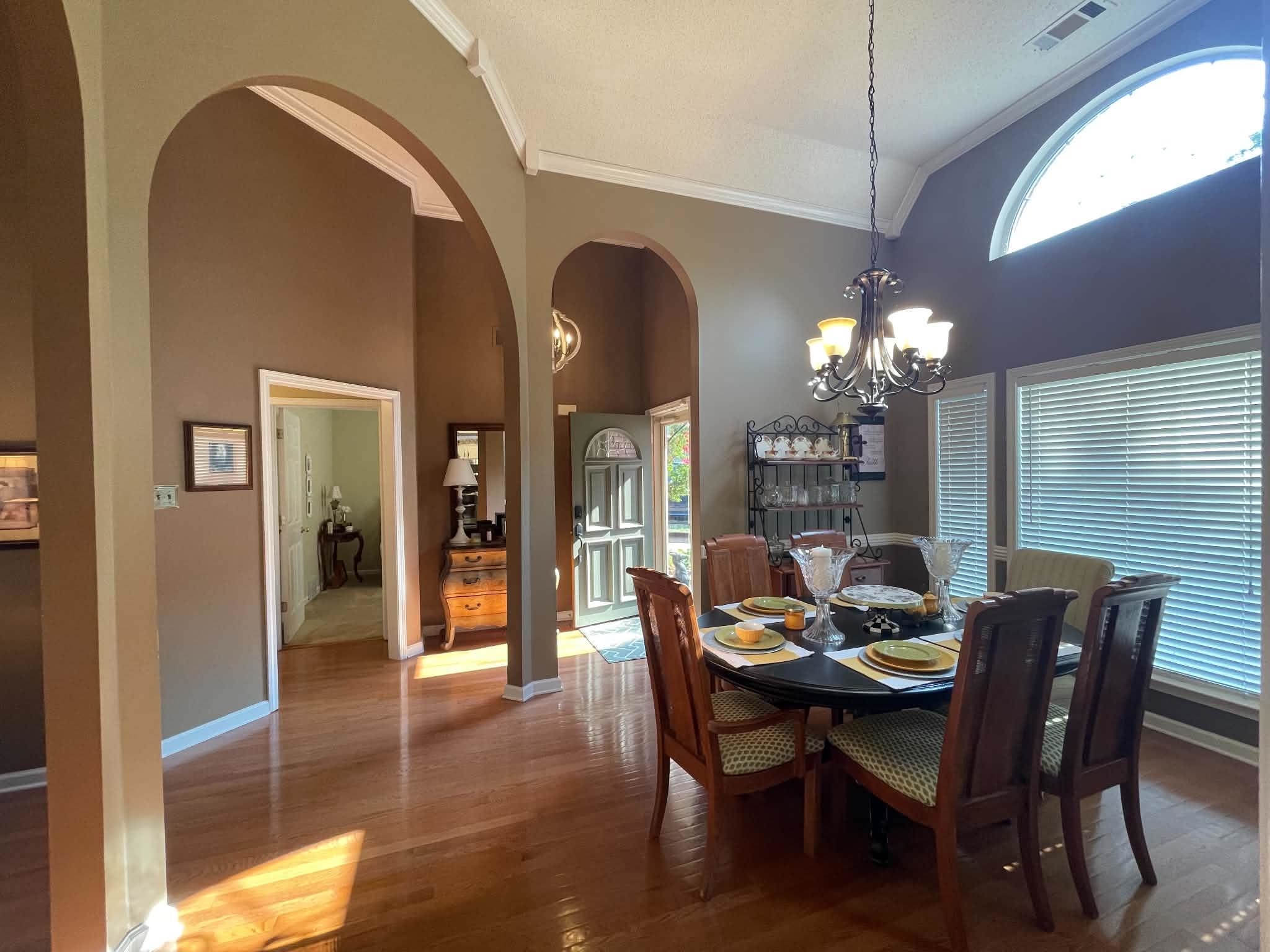 220 COUNTRYSIDE DR
