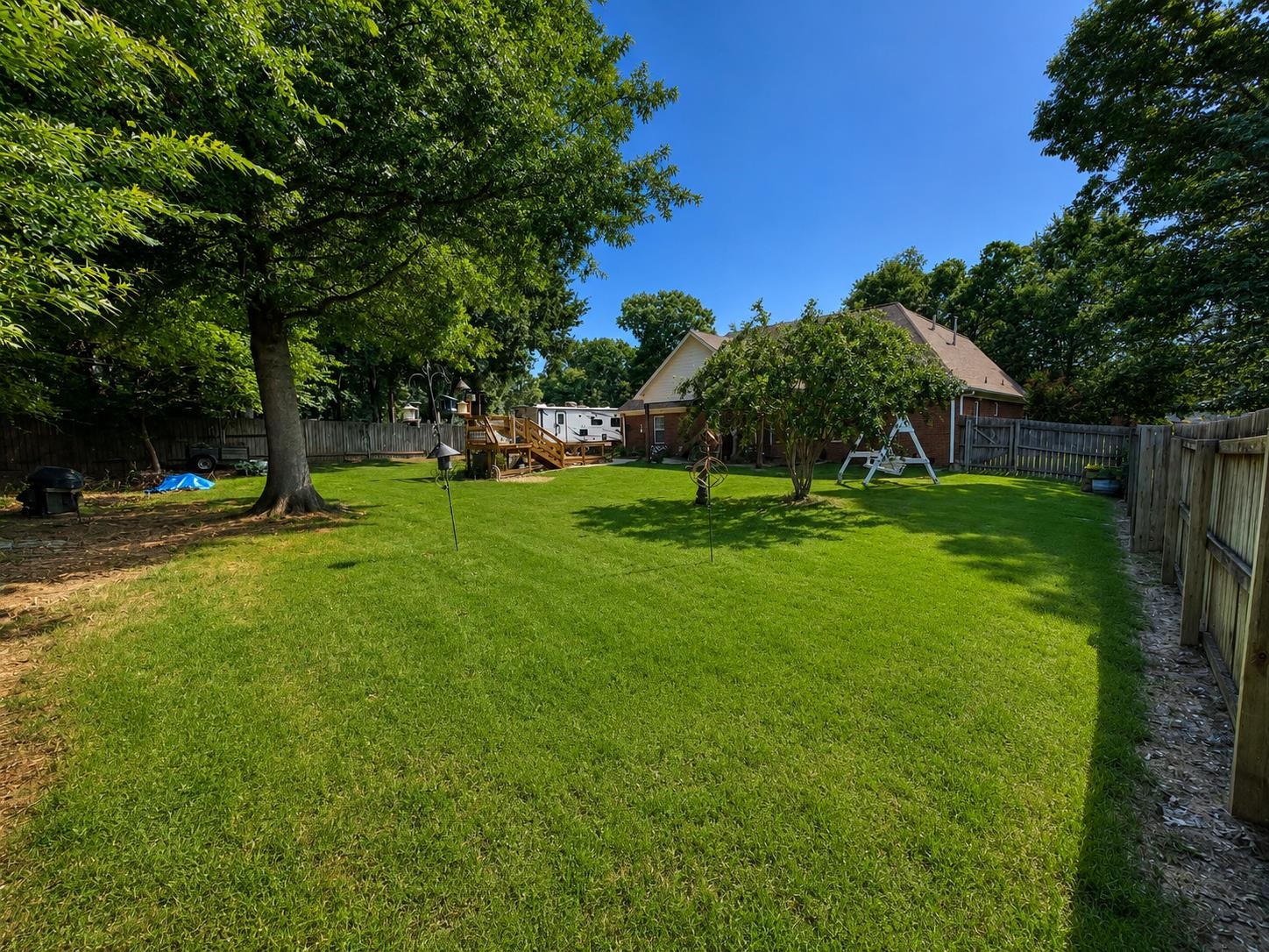 220 COUNTRYSIDE DR