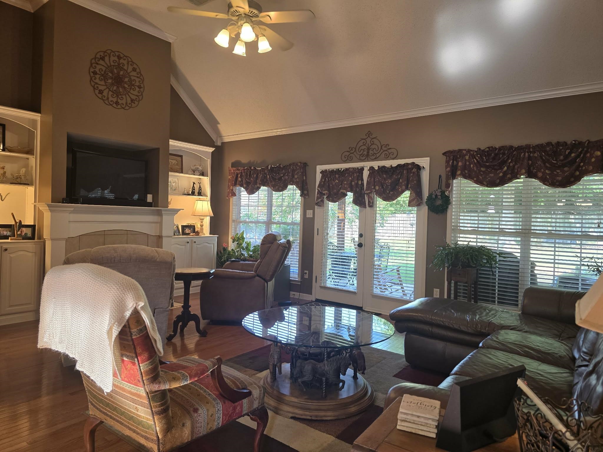220 COUNTRYSIDE DR