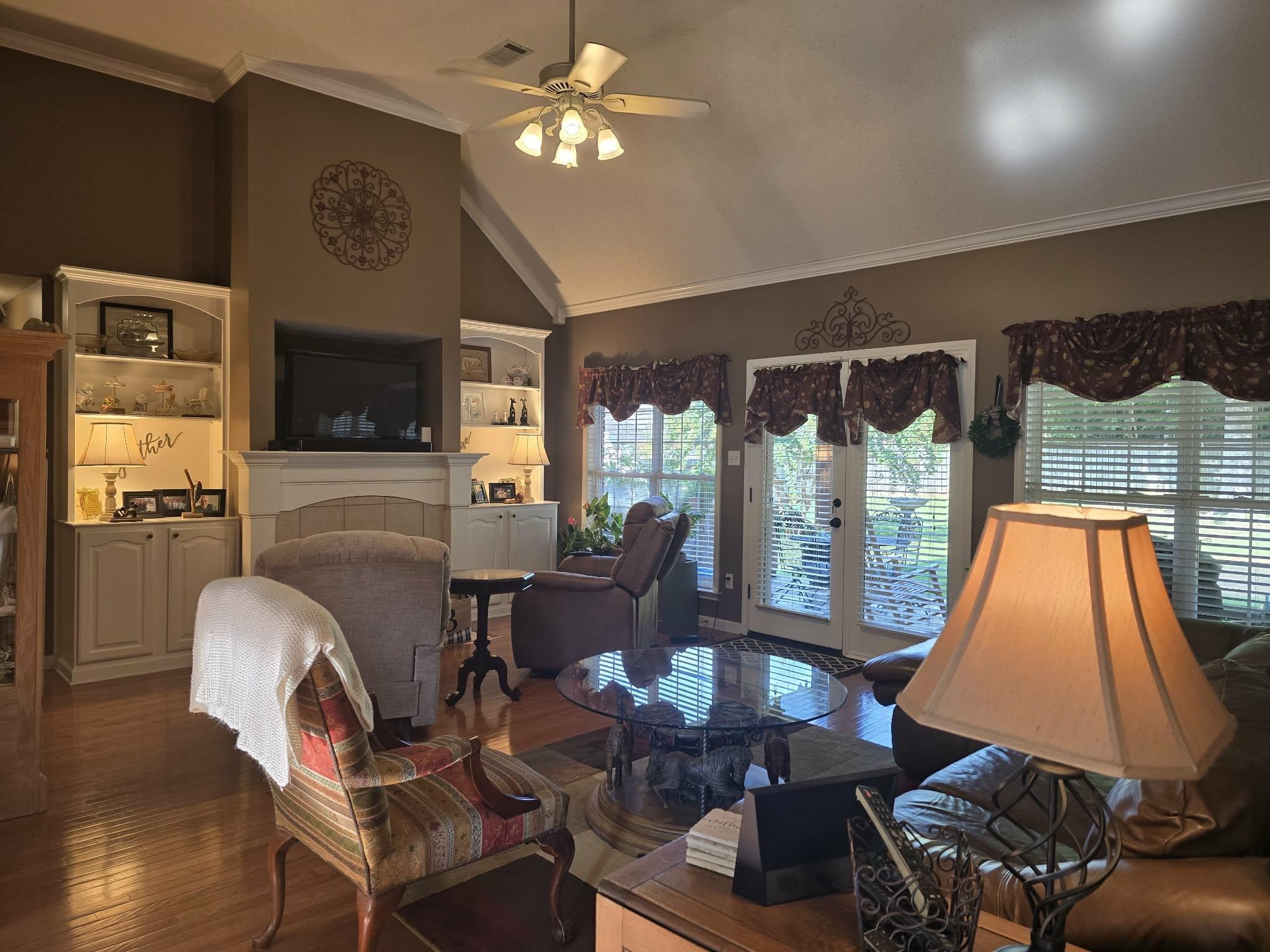 220 COUNTRYSIDE DR