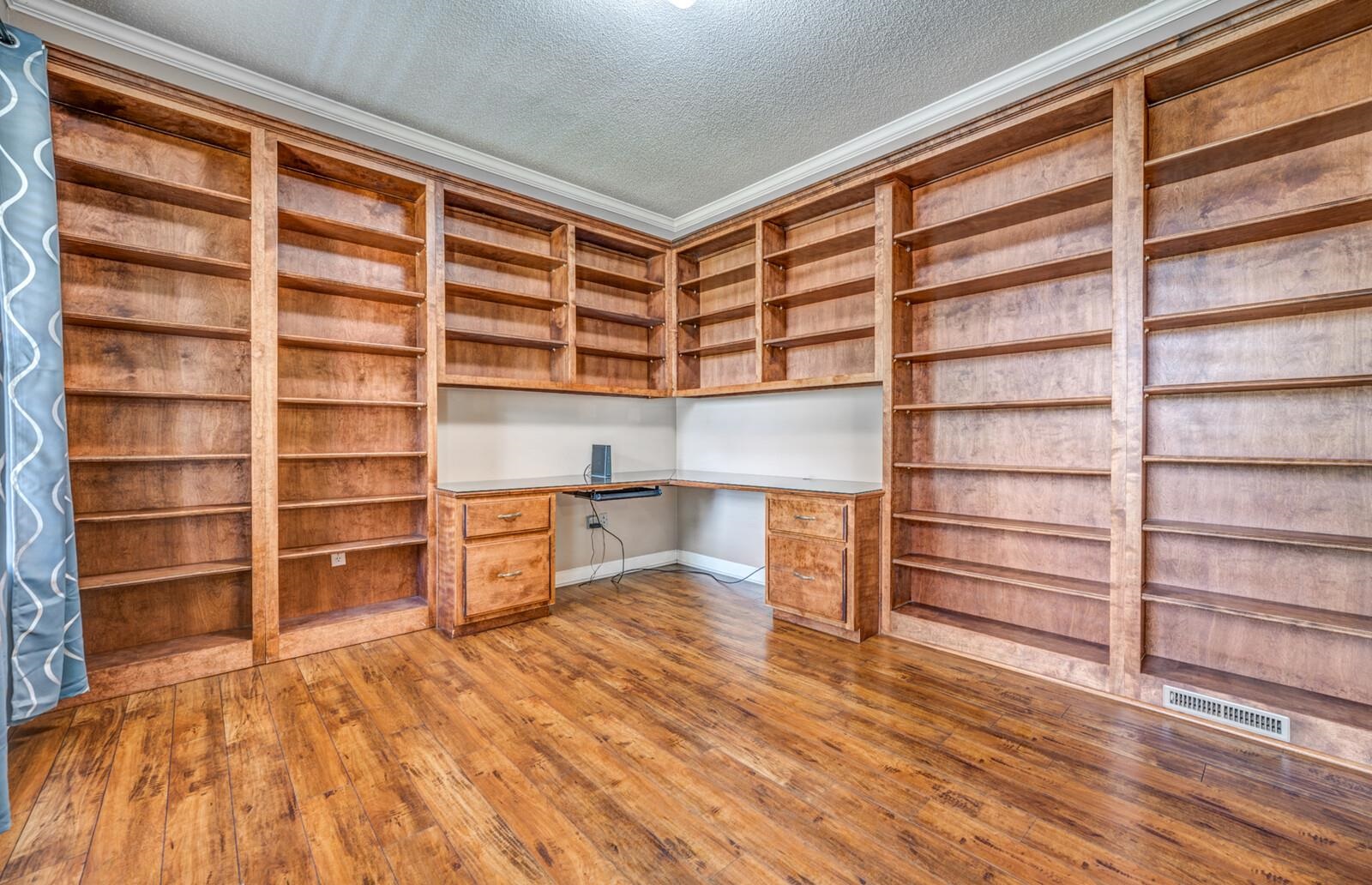 4200 MARY LYNN DR