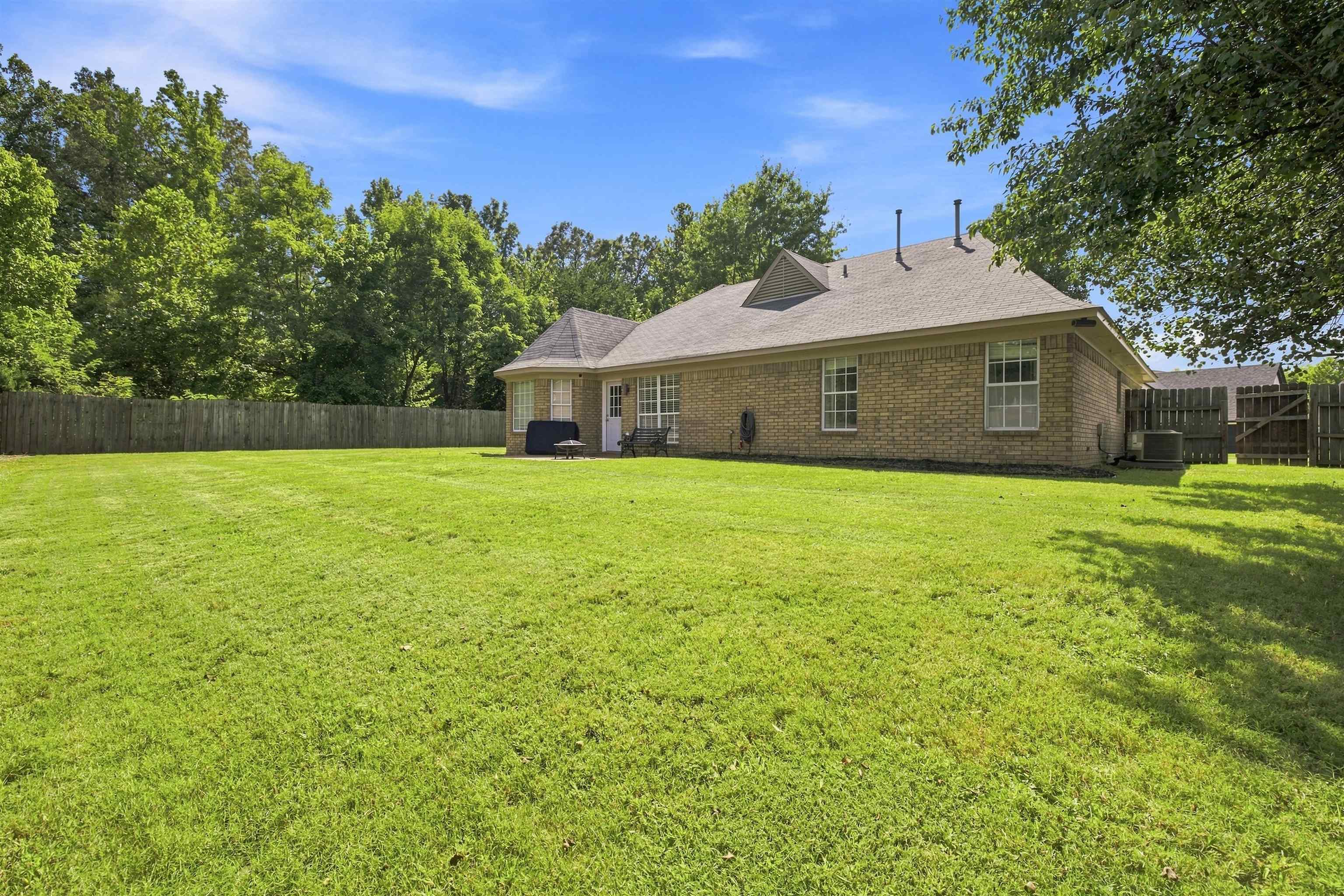 255 CAMERON DR