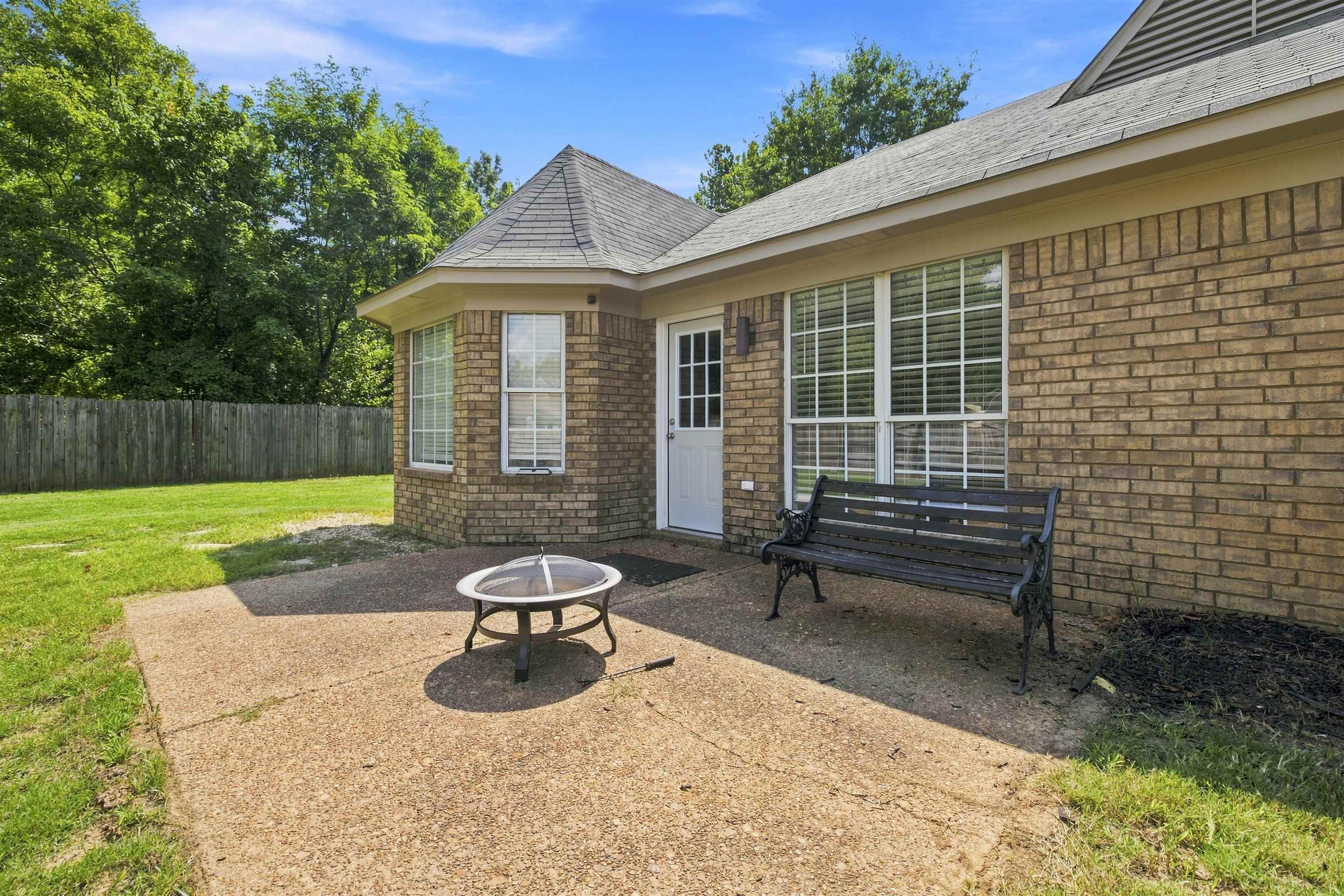 255 CAMERON DR