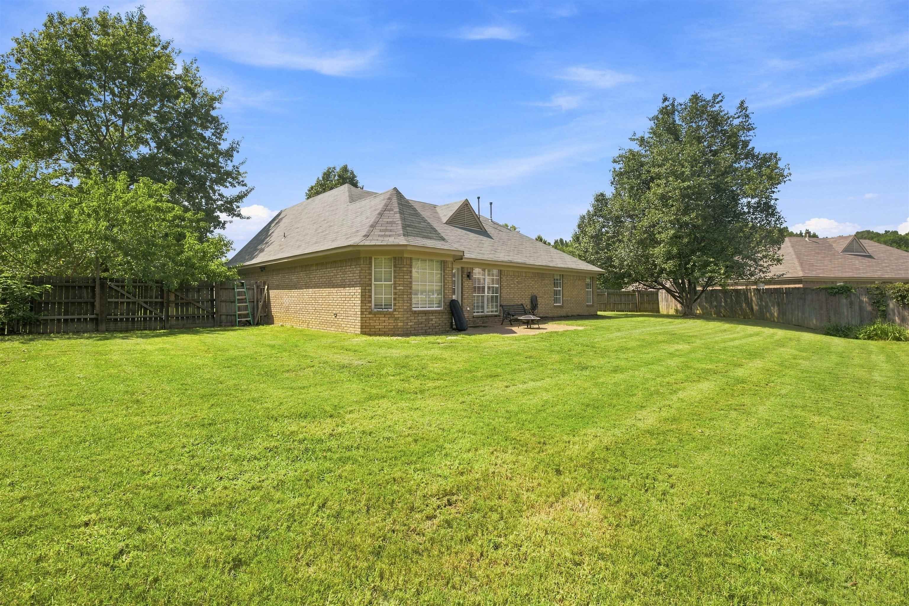 255 CAMERON DR