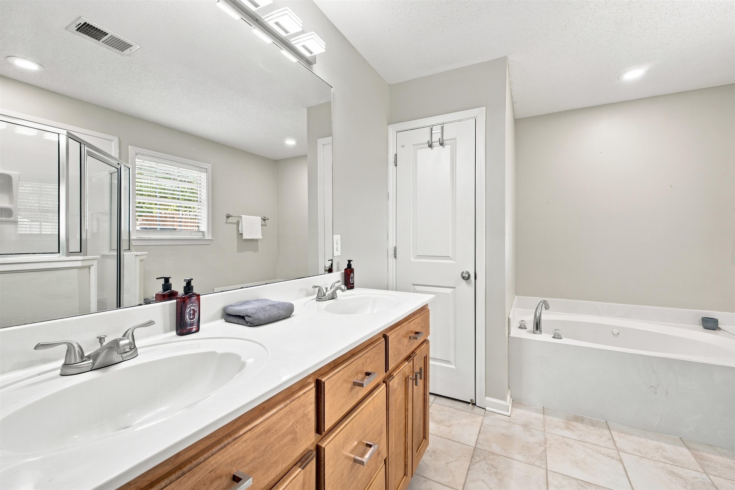 255 CAMERON DR
