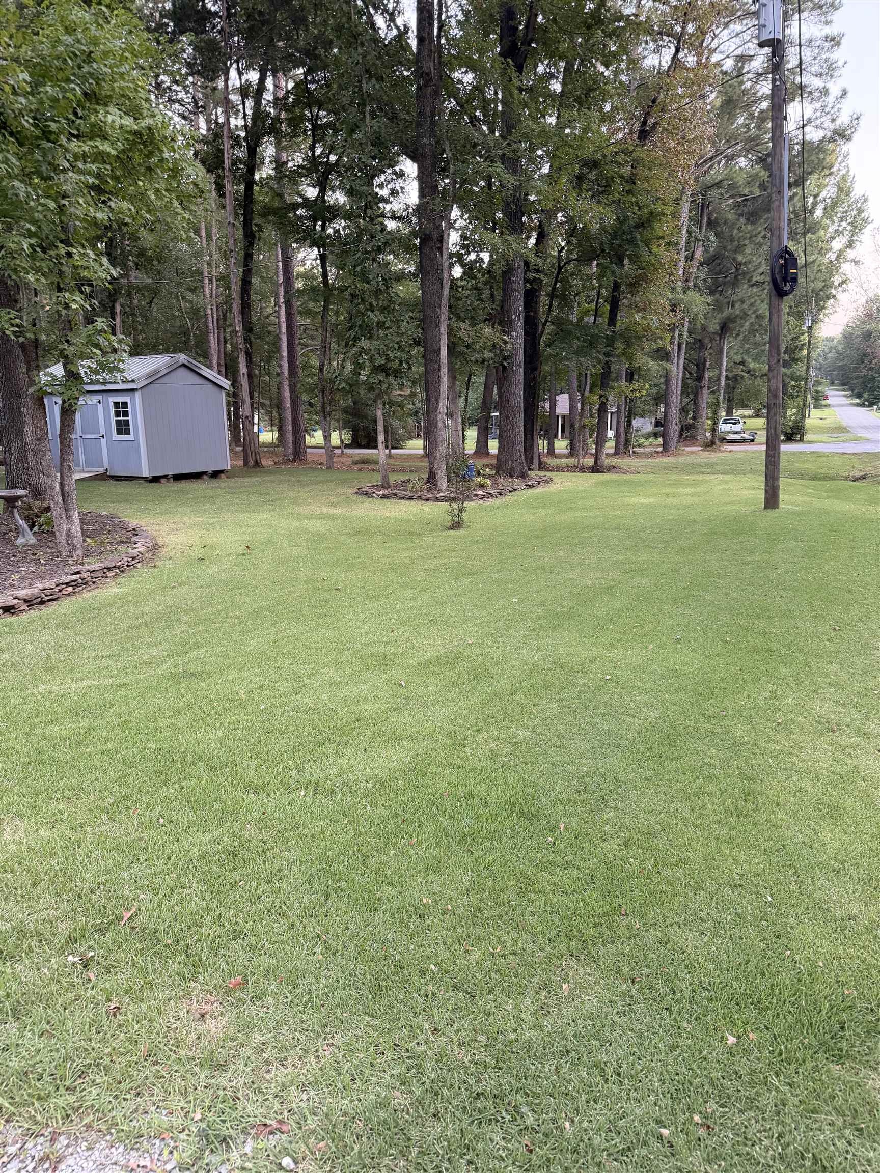 185 PINETREE RD