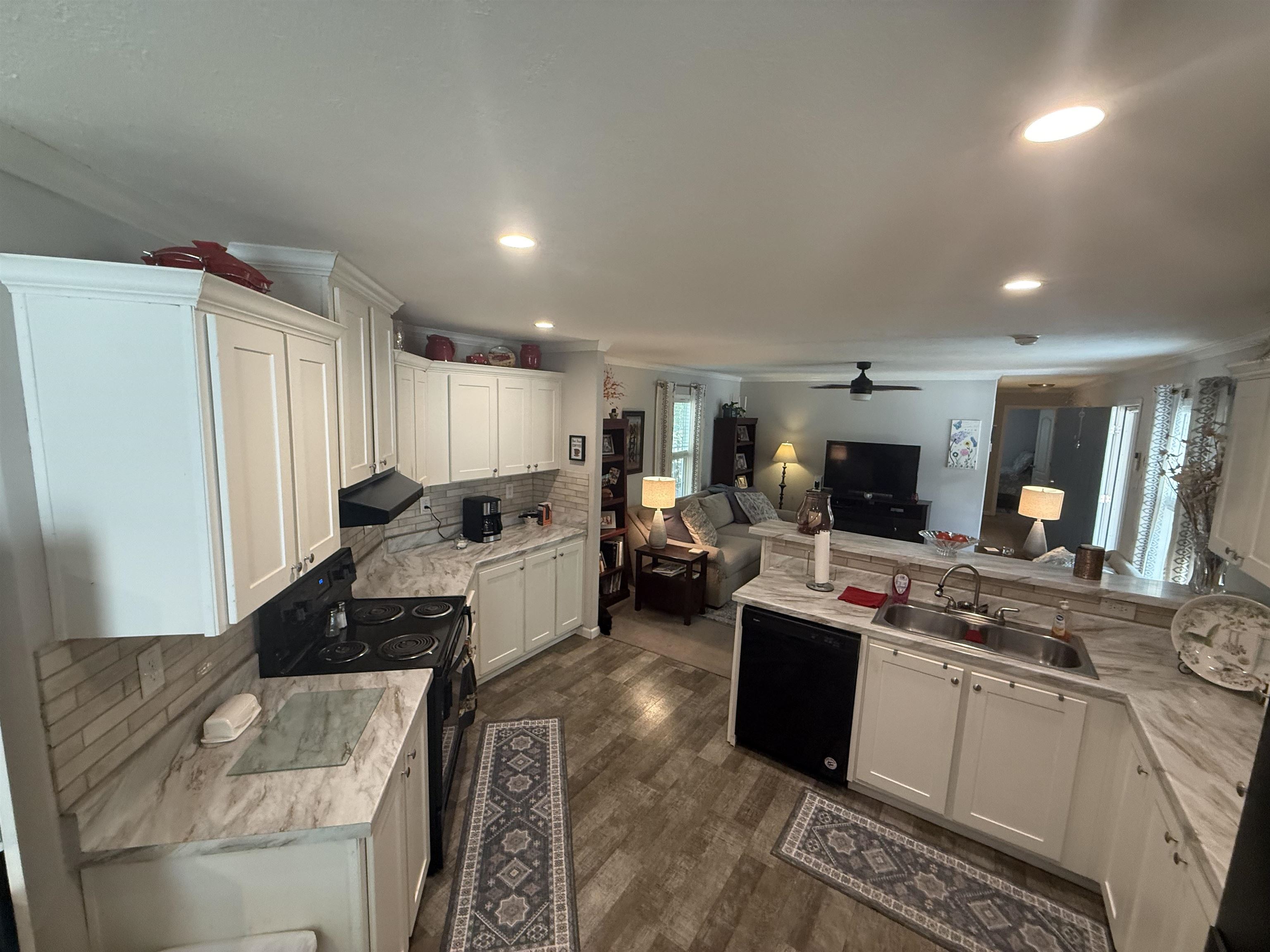 185 PINETREE RD